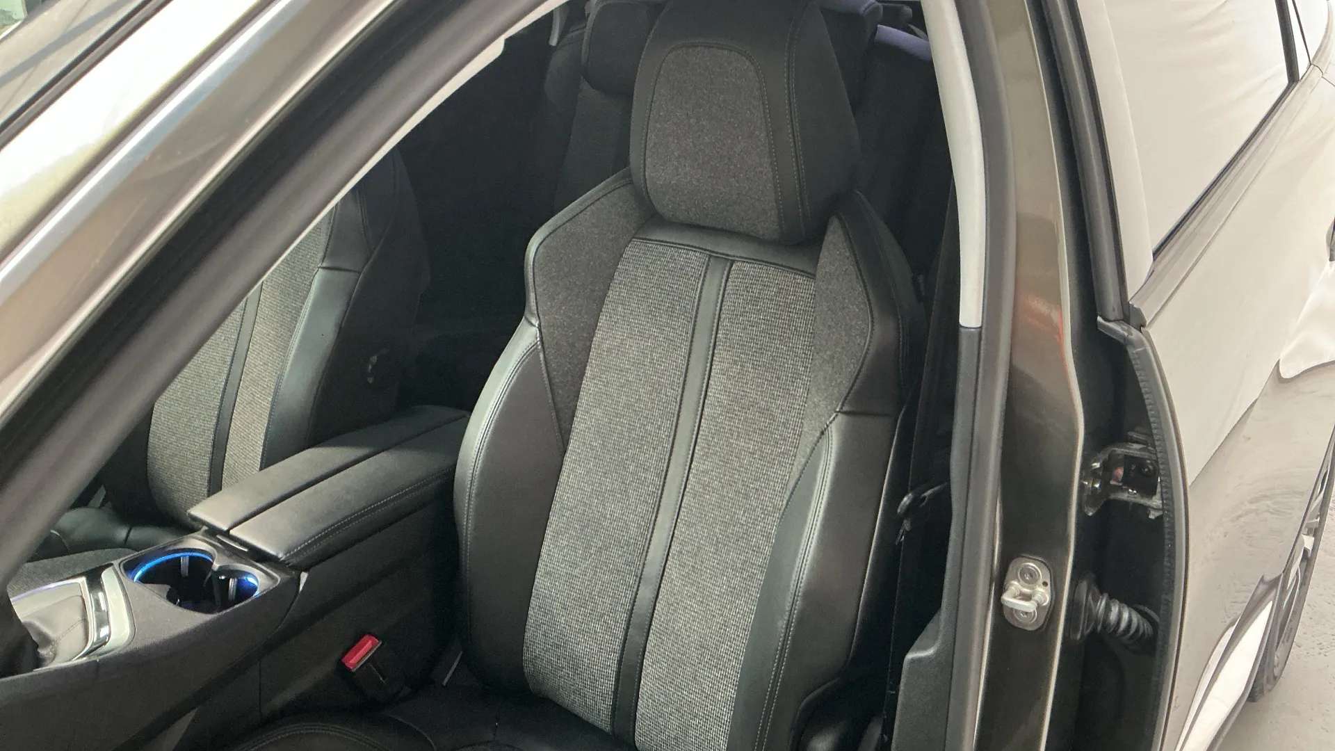 2018 PEUGEOT 5008 2018 PEUGEOT 5008