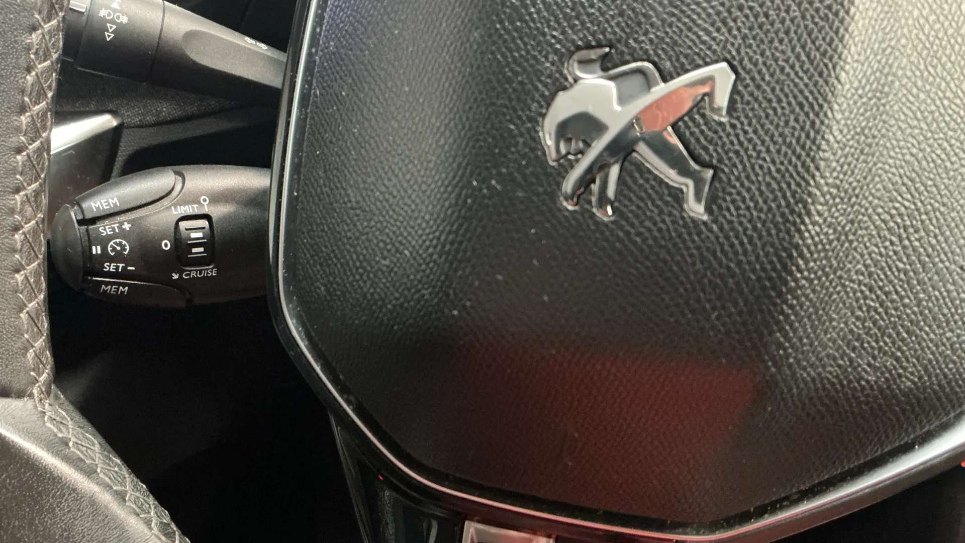 2018 PEUGEOT 5008 2018 PEUGEOT 5008