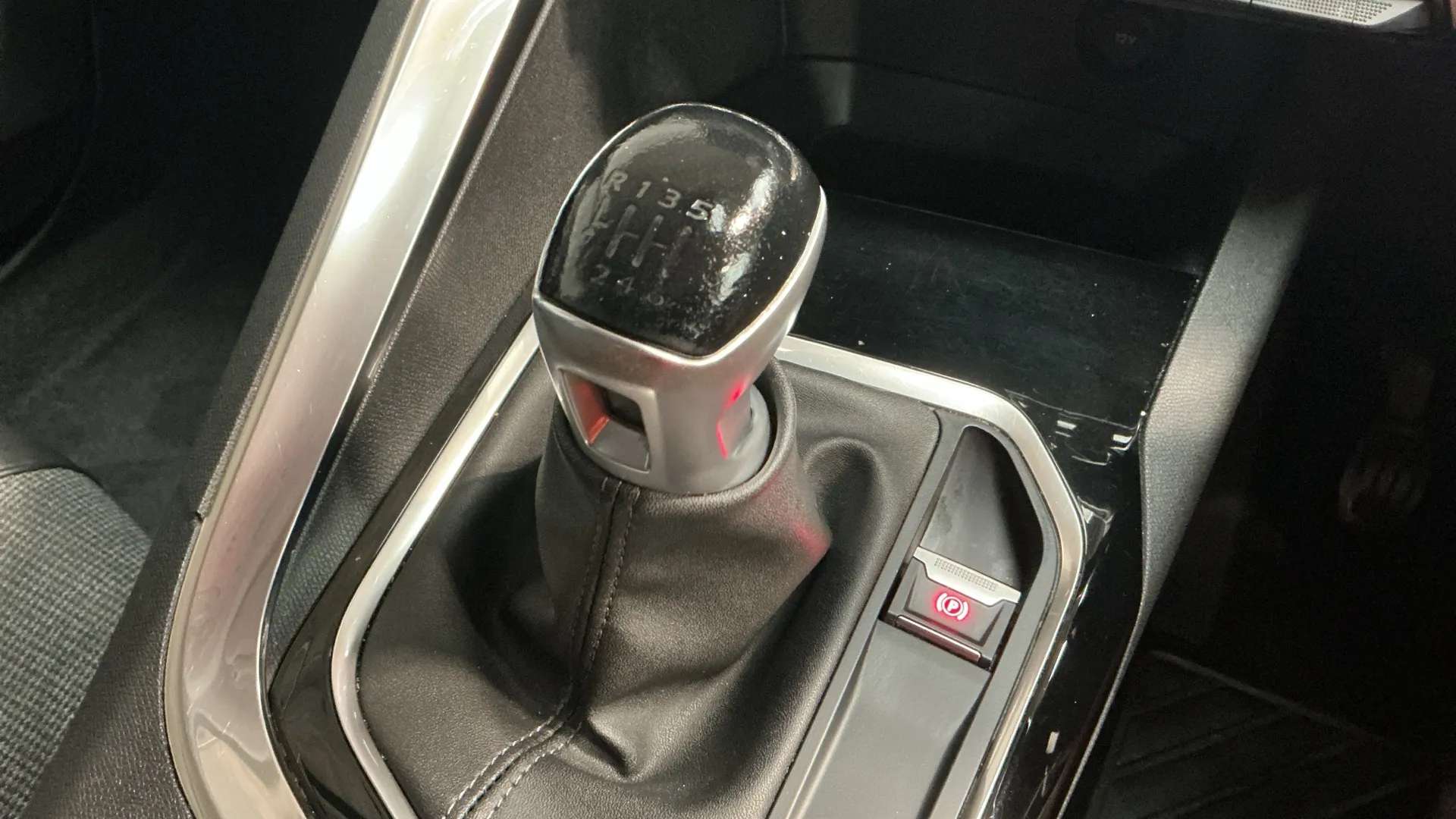 2018 PEUGEOT 5008 2018 PEUGEOT 5008