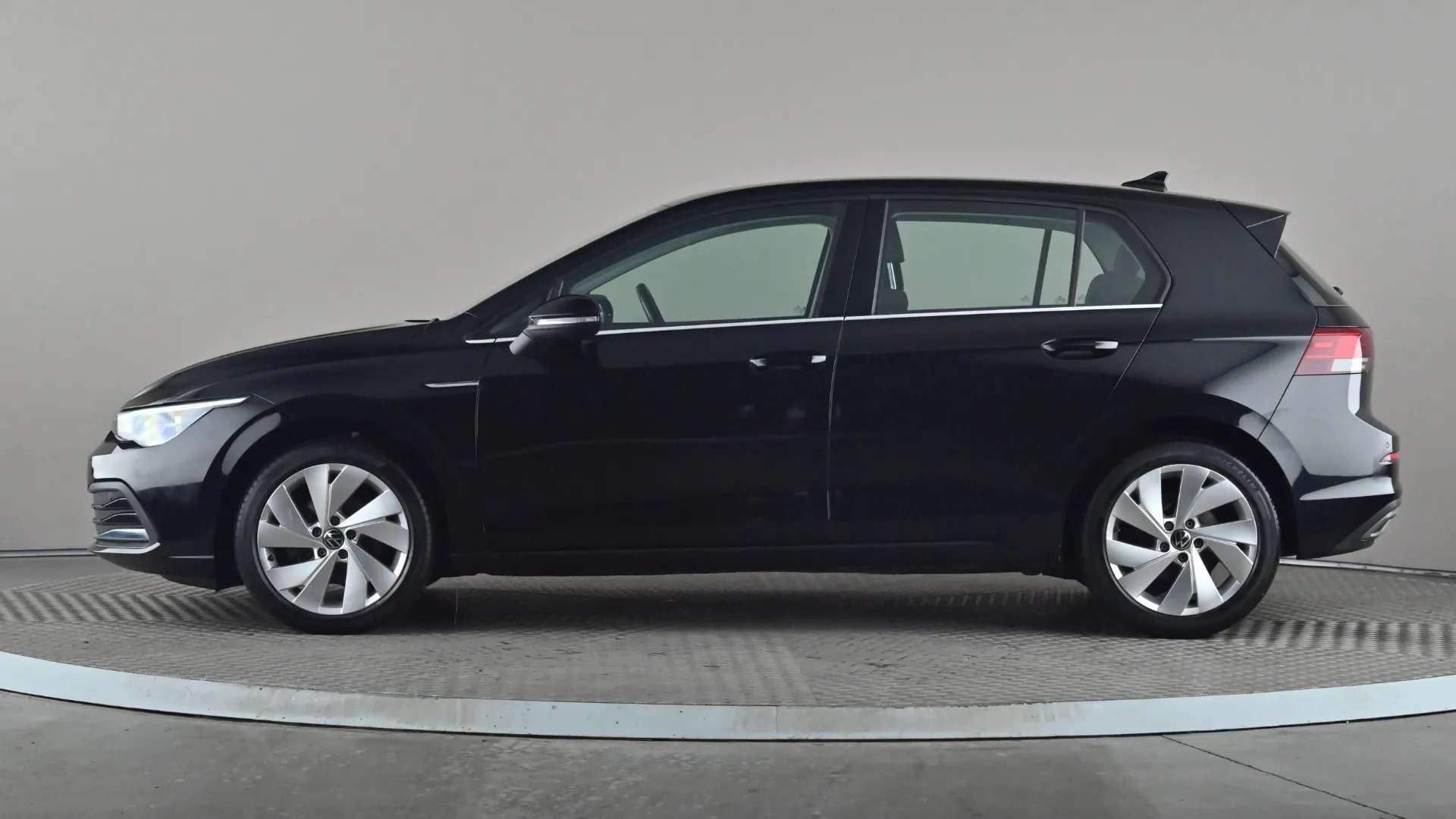 A 2022 VOLKSWAGEN GOLF 1.5 eTSI Style DSG A 2022 VOLKSWAGEN GOLF 1.5 eTSI Style DSG