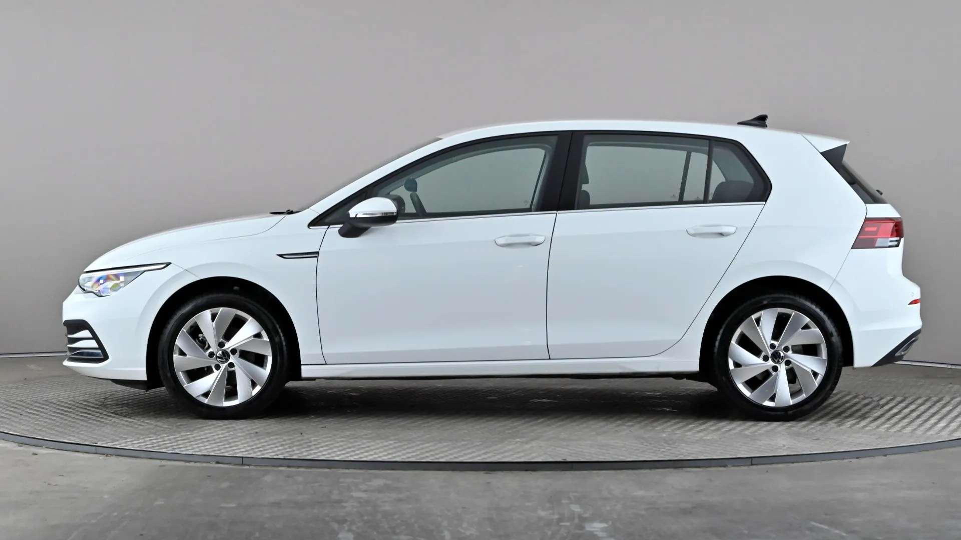 A 2023 VOLKSWAGEN GOLF 1.5 eTSI Style DSG A 2023 VOLKSWAGEN GOLF 1.5 eTSI Style DSG