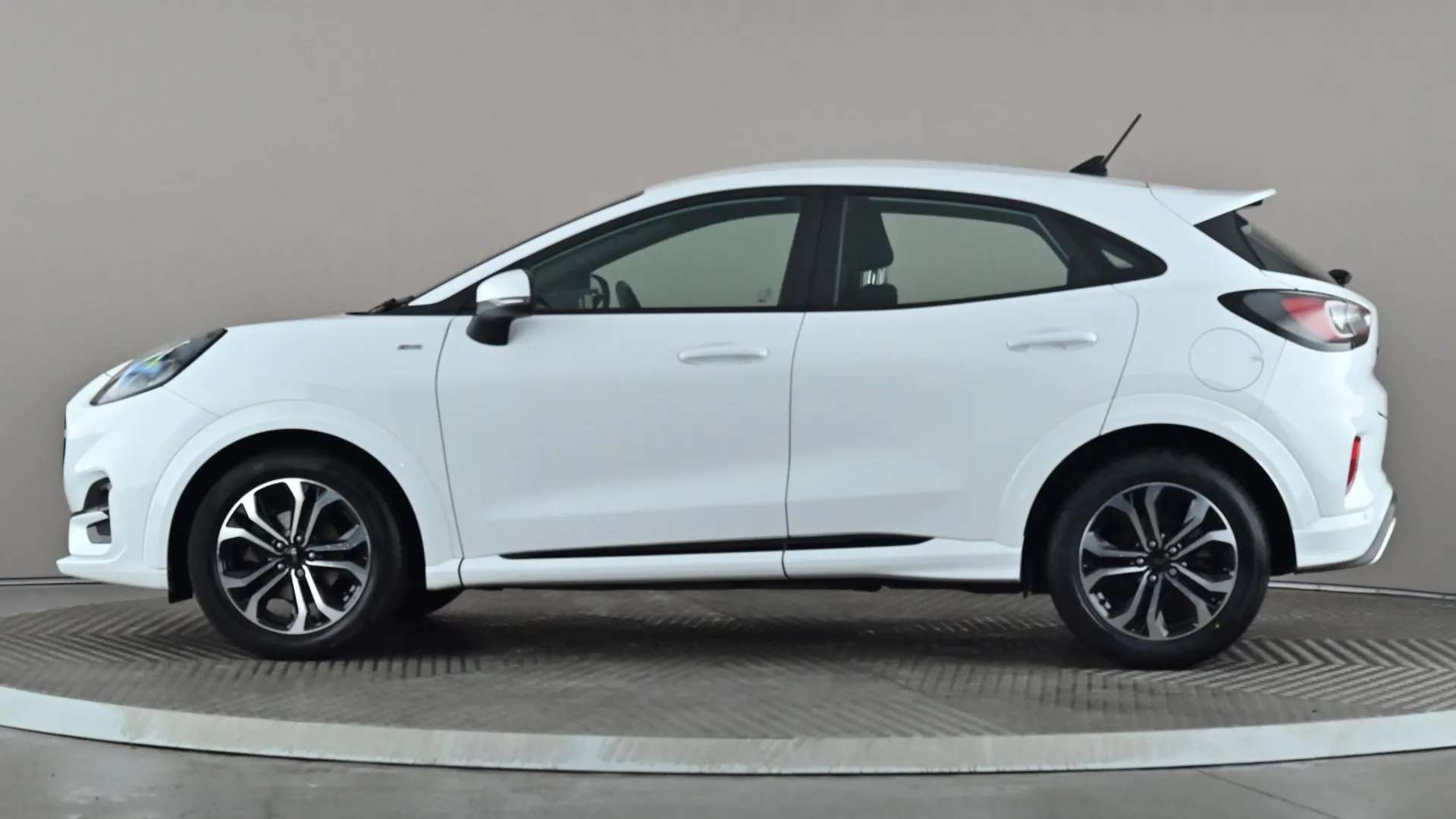 A 2022 FORD PUMA 1.0 EcoBoost Hybrid mHEV 155 ST-Line A 2022 FORD PUMA 1.0 EcoBoost Hybrid mHEV 155 ST-Line