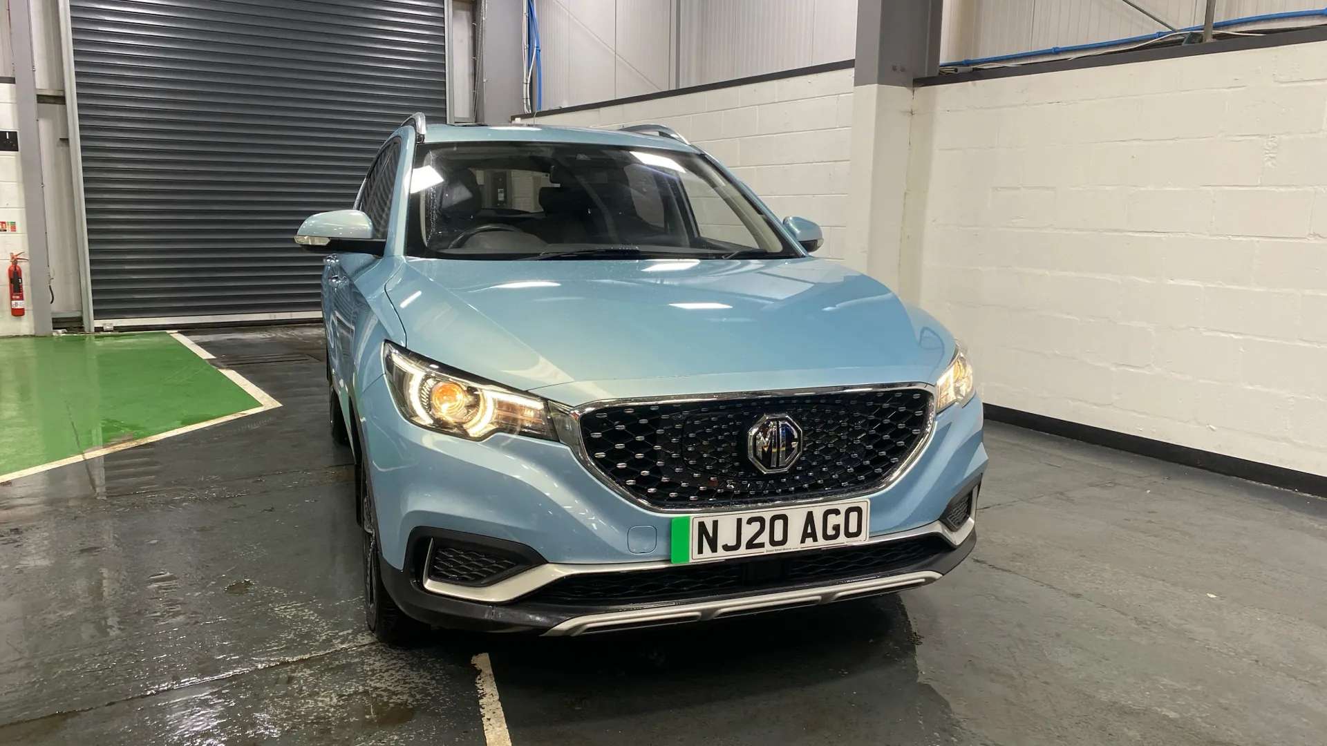 A 2020 MG MOTOR UK ZS 105kW Exclusive EV 45kWh Auto A 2020 MG MOTOR UK ZS 105kW Exclusive EV 45kWh Auto