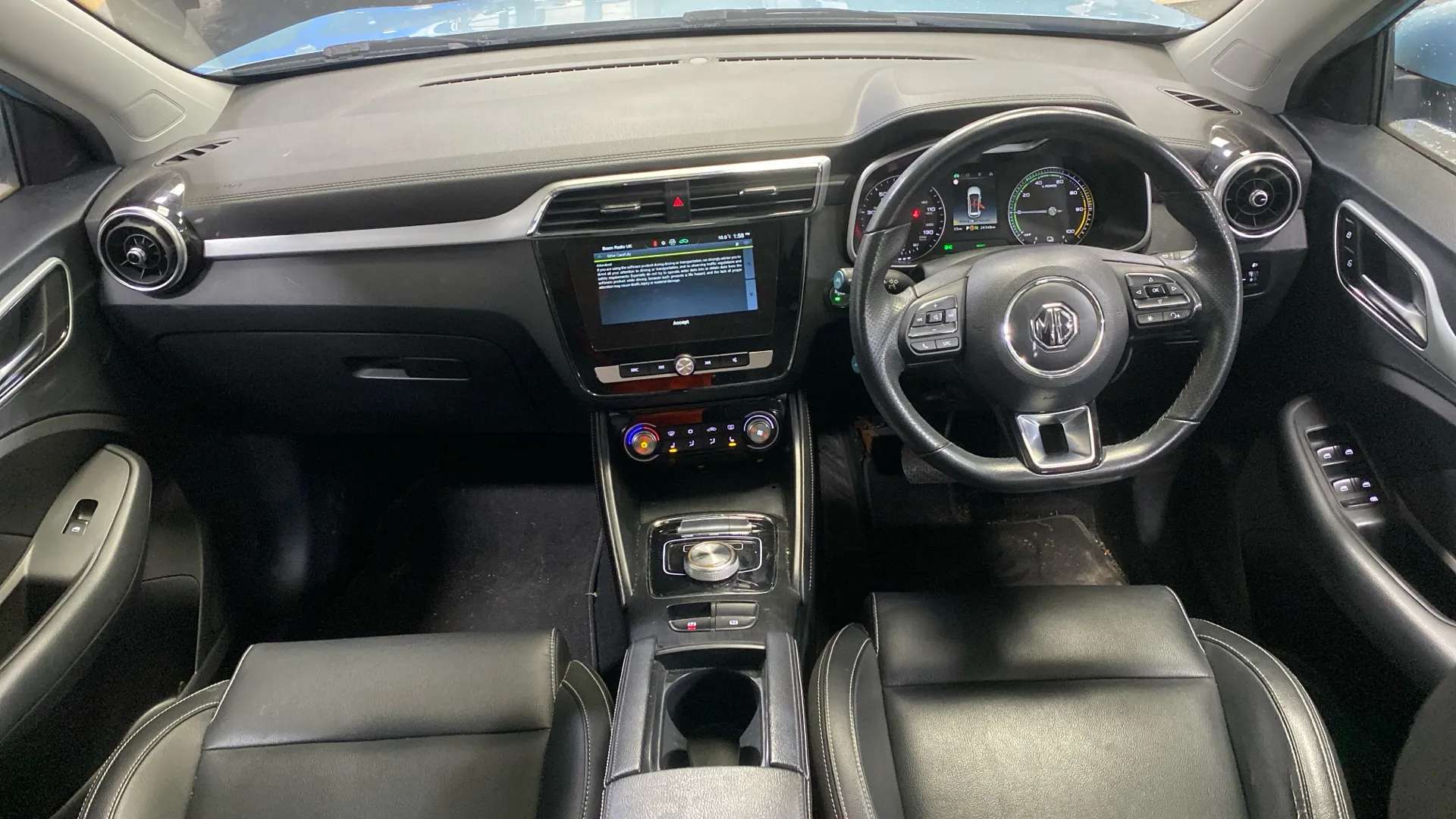 A 2020 MG MOTOR UK ZS 105kW Exclusive EV 45kWh Auto A 2020 MG MOTOR UK ZS 105kW Exclusive EV 45kWh Auto