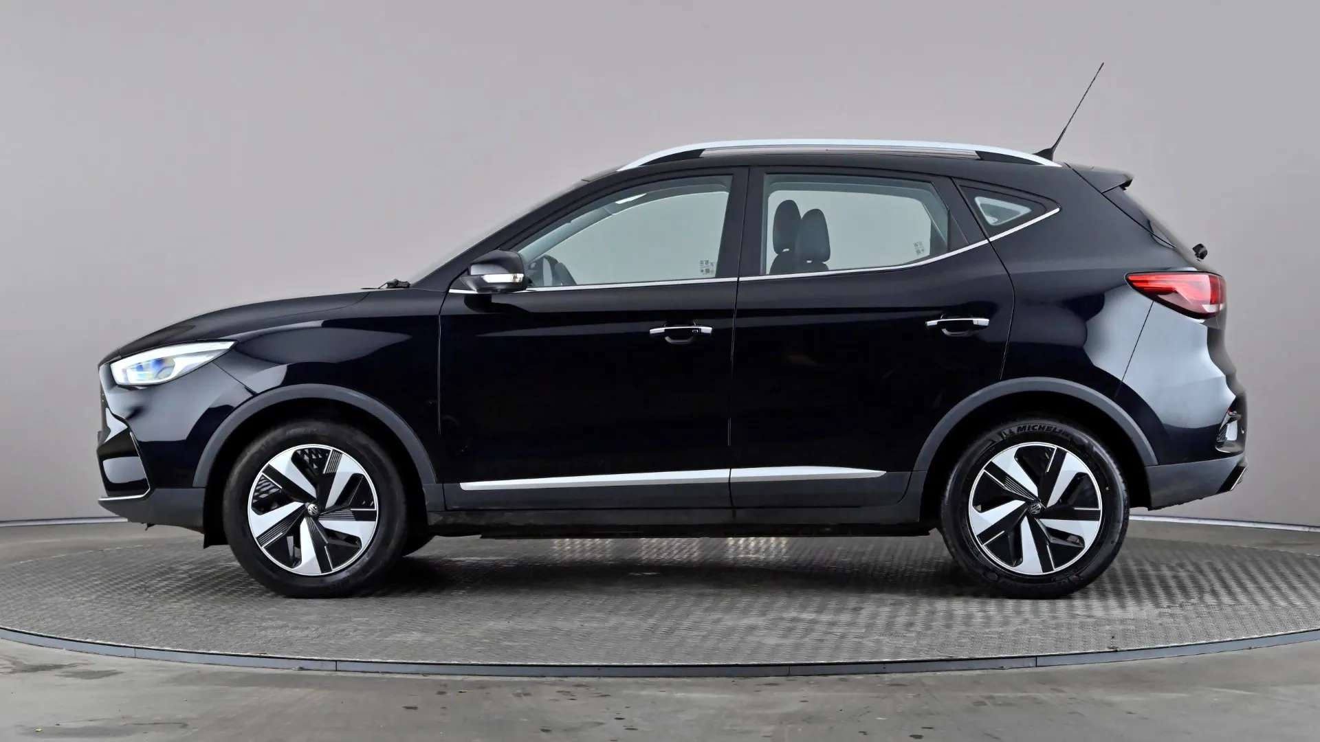 A 2022 MG MOTOR UK ZS 130kW Trophy EV 51kWh Auto A 2022 MG MOTOR UK ZS 130kW Trophy EV 51kWh Auto