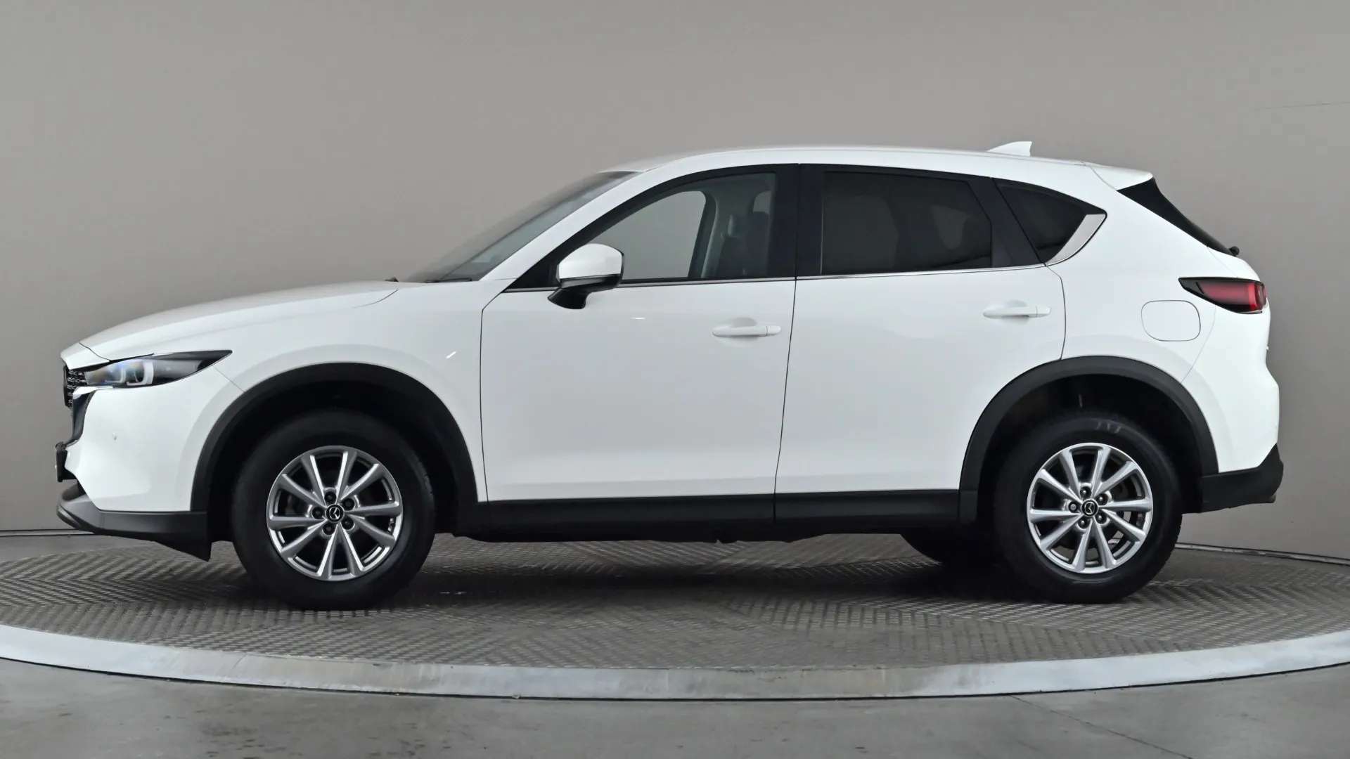 A 2024 MAZDA CX-5 2.0 e-Skyactiv G MHEV Centre-Line A 2024 MAZDA CX-5 2.0 e-Skyactiv G MHEV Centre-Line