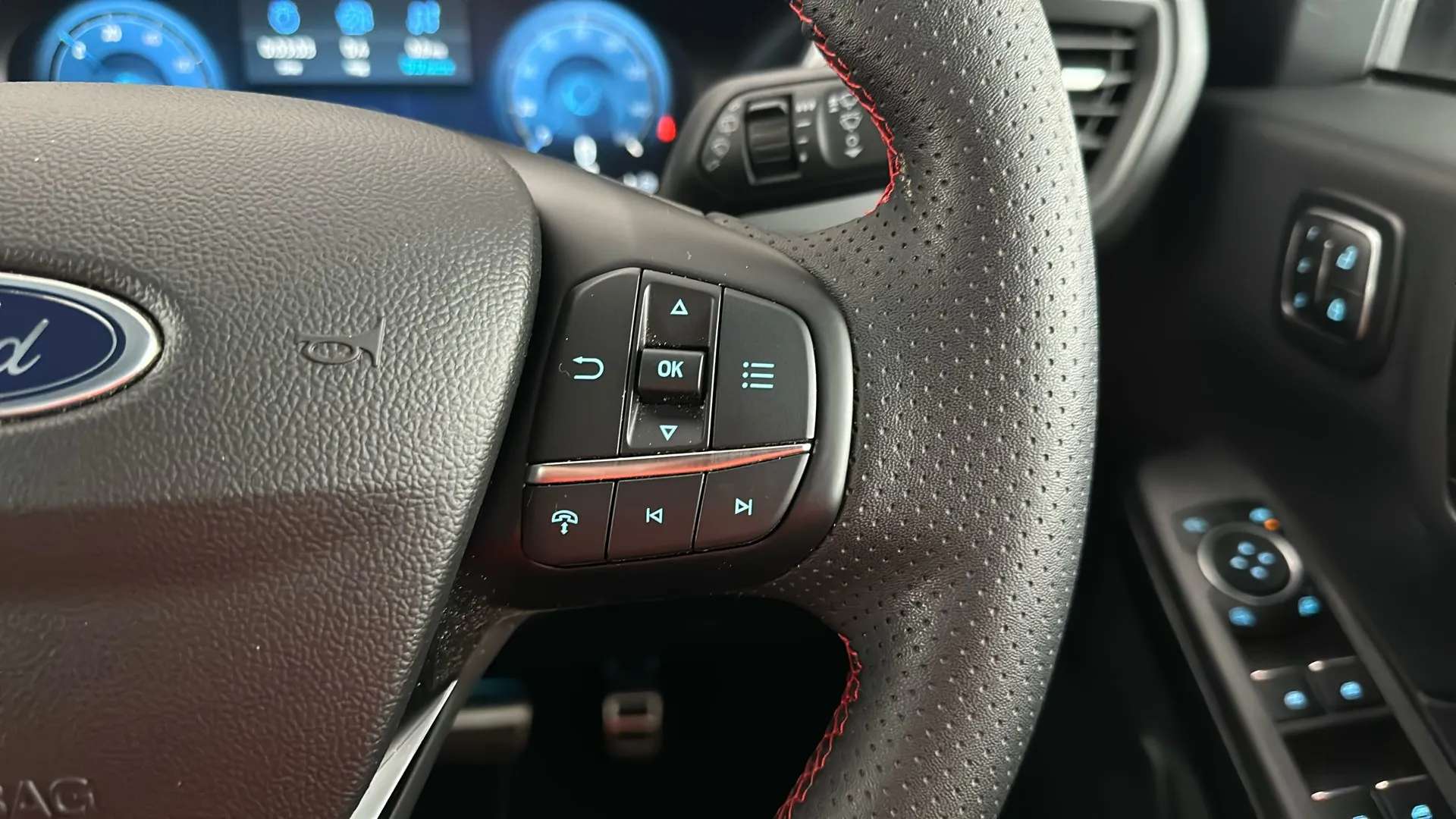 2025 FORD KUGA 2025 FORD KUGA