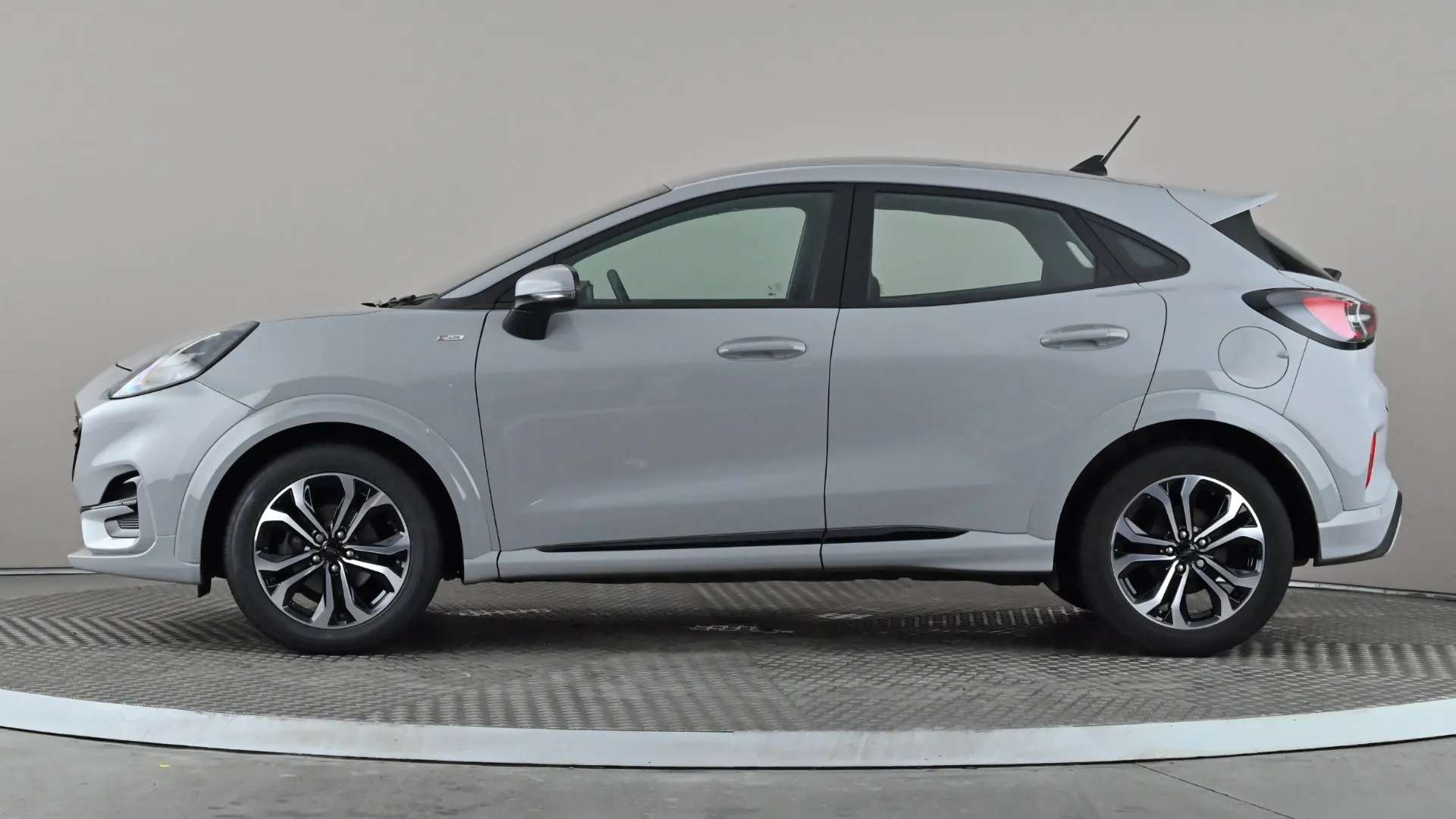A 2024 FORD PUMA 1.0 EcoBoost Hybrid mHEV ST-Line DCT A 2024 FORD PUMA 1.0 EcoBoost Hybrid mHEV ST-Line DCT
