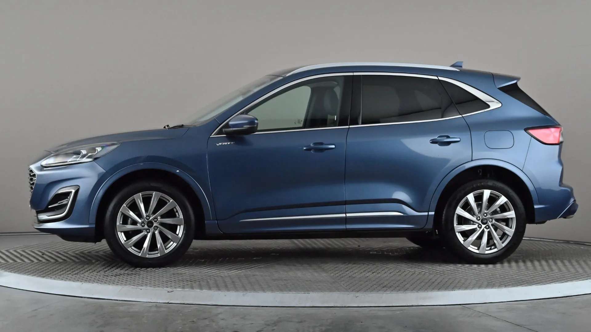 A 2023 FORD KUGA 2.5 FHEV Vignale CVT A 2023 FORD KUGA 2.5 FHEV Vignale CVT