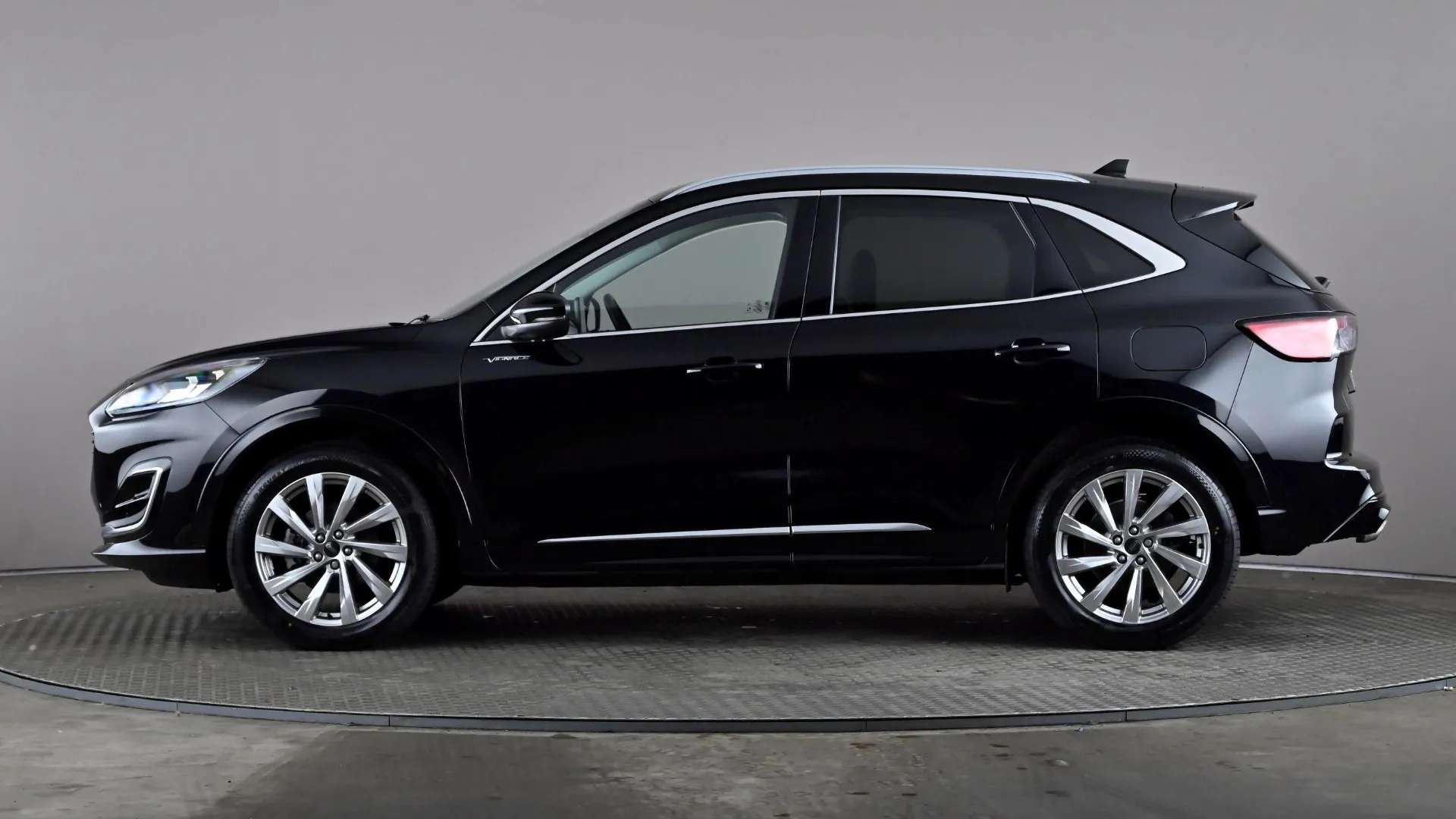 A 2023 FORD KUGA 2.5 FHEV Vignale CVT A 2023 FORD KUGA 2.5 FHEV Vignale CVT