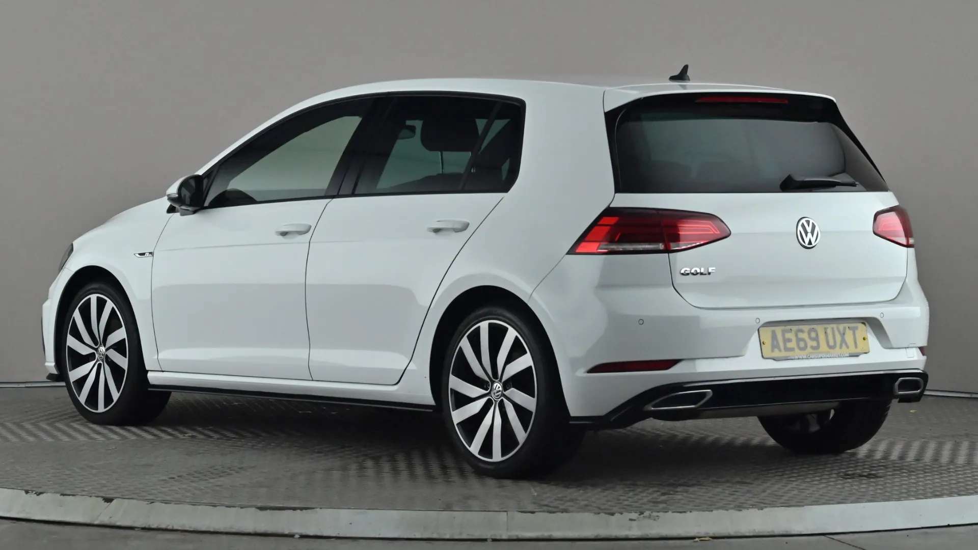 A 2019 VOLKSWAGEN GOLF 1.5 TSI EVO 150 R-Line A 2019 VOLKSWAGEN GOLF 1.5 TSI EVO 150 R-Line