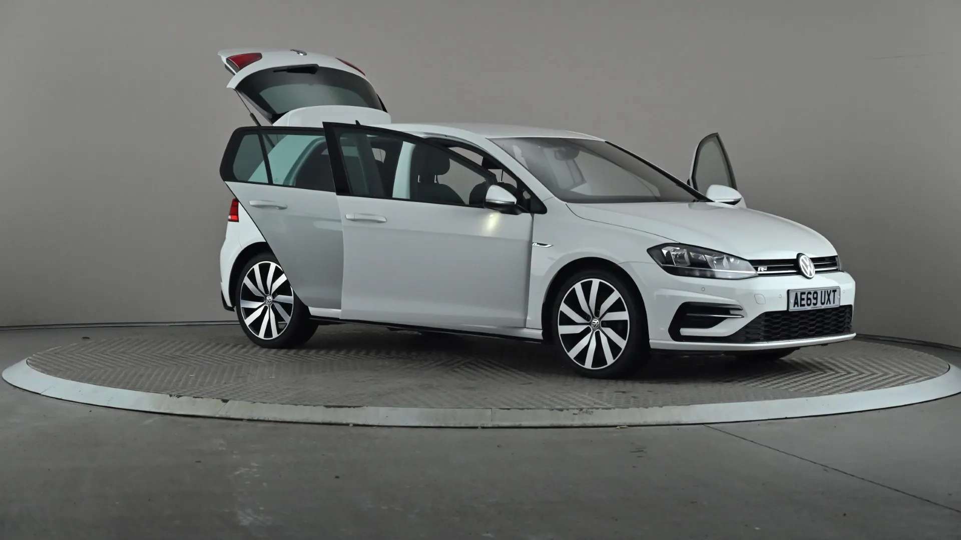 2019 VOLKSWAGEN GOLF 2019 VOLKSWAGEN GOLF