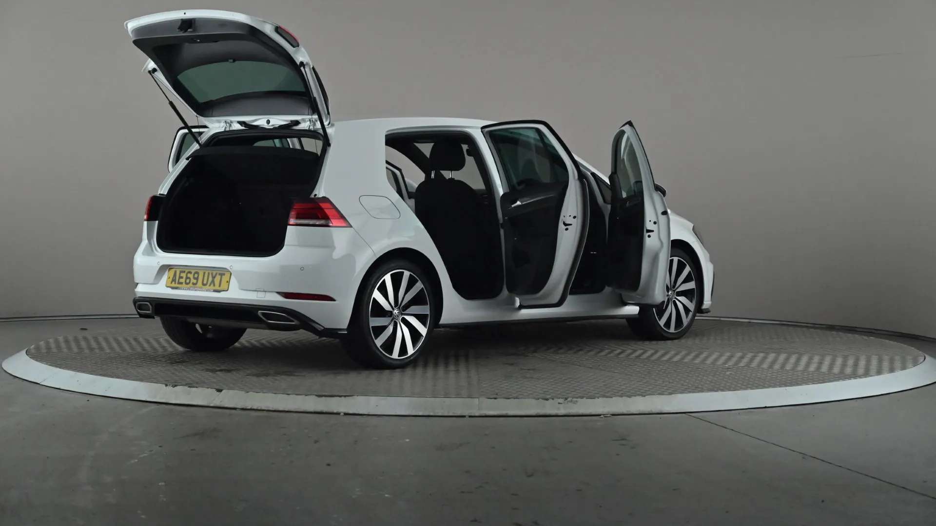 2019 VOLKSWAGEN GOLF 2019 VOLKSWAGEN GOLF