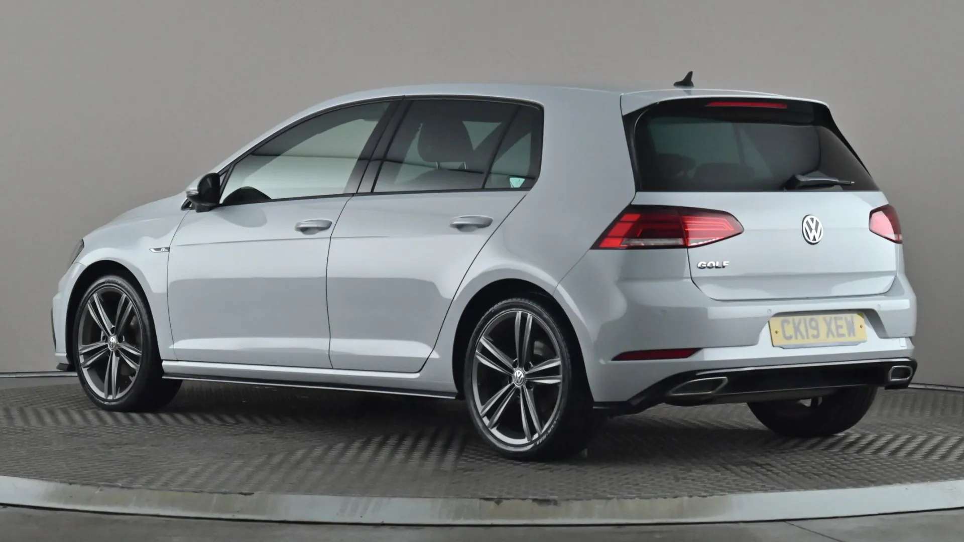A 2019 VOLKSWAGEN GOLF 1.5 TSI EVO 150 R-Line A 2019 VOLKSWAGEN GOLF 1.5 TSI EVO 150 R-Line