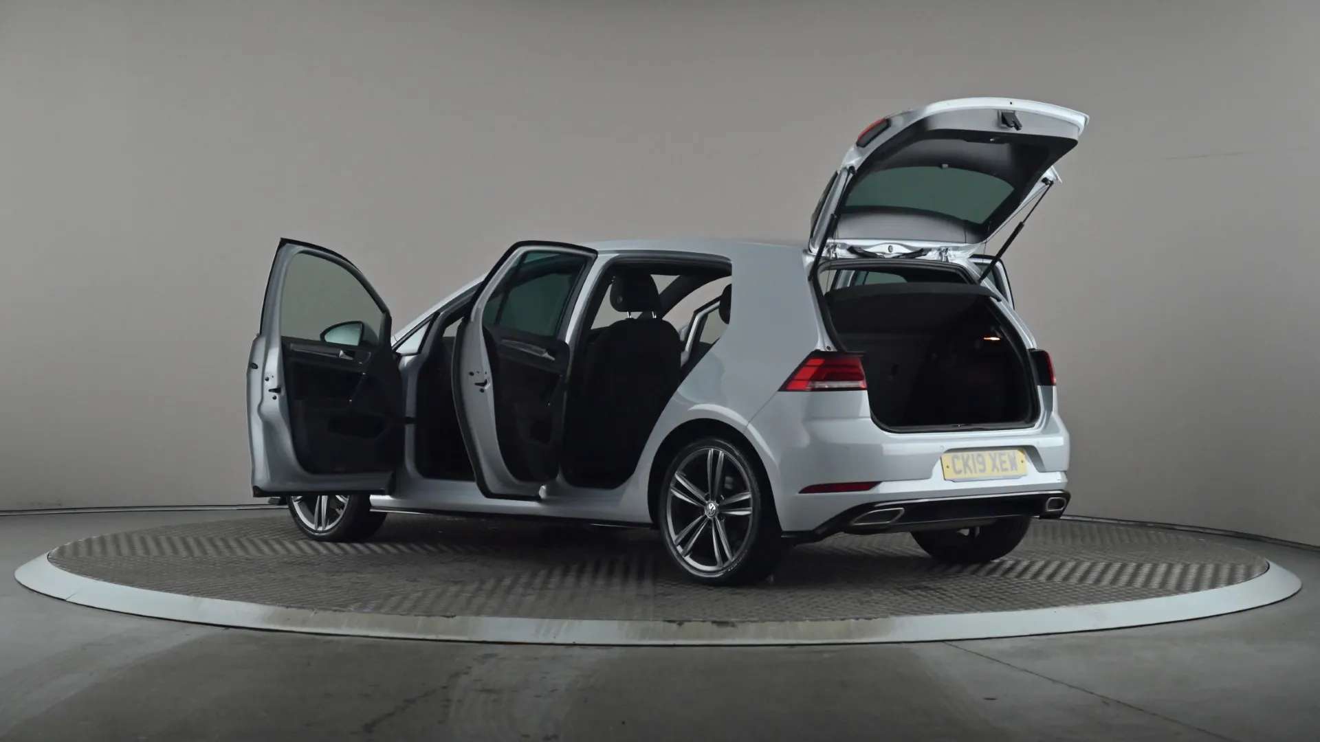2019 VOLKSWAGEN GOLF 2019 VOLKSWAGEN GOLF