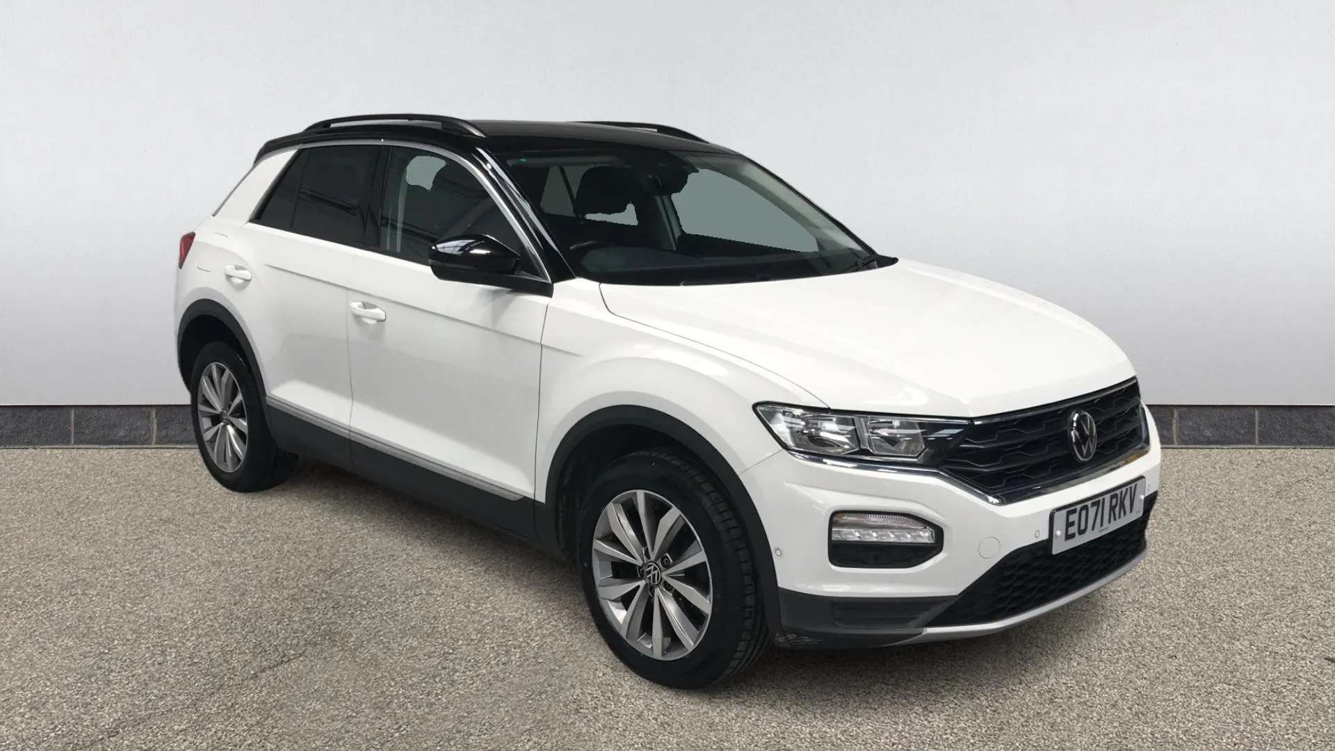 A 2021 VOLKSWAGEN T-ROC 1.5 TSI EVO Design DSG A 2021 VOLKSWAGEN T-ROC 1.5 TSI EVO Design DSG