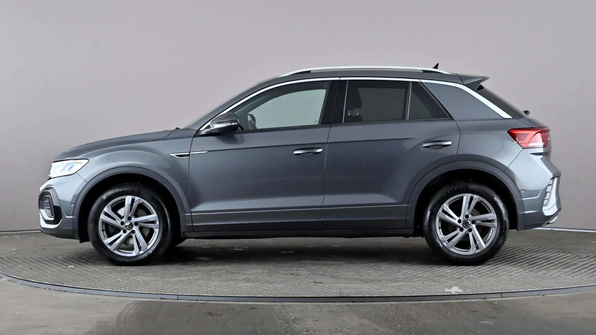 A 2022 VOLKSWAGEN T-ROC 2.0 TDI 150 EVO R-Line DSG A 2022 VOLKSWAGEN T-ROC 2.0 TDI 150 EVO R-Line DSG