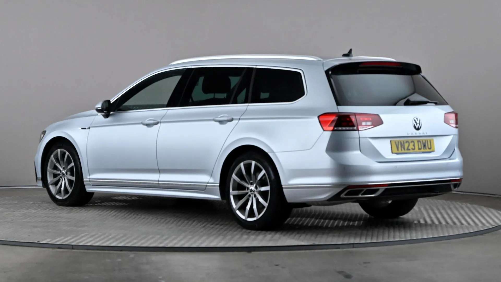 A 2023 VOLKSWAGEN PASSAT 1.5 TSI EVO R-Line DSG A 2023 VOLKSWAGEN PASSAT 1.5 TSI EVO R-Line DSG