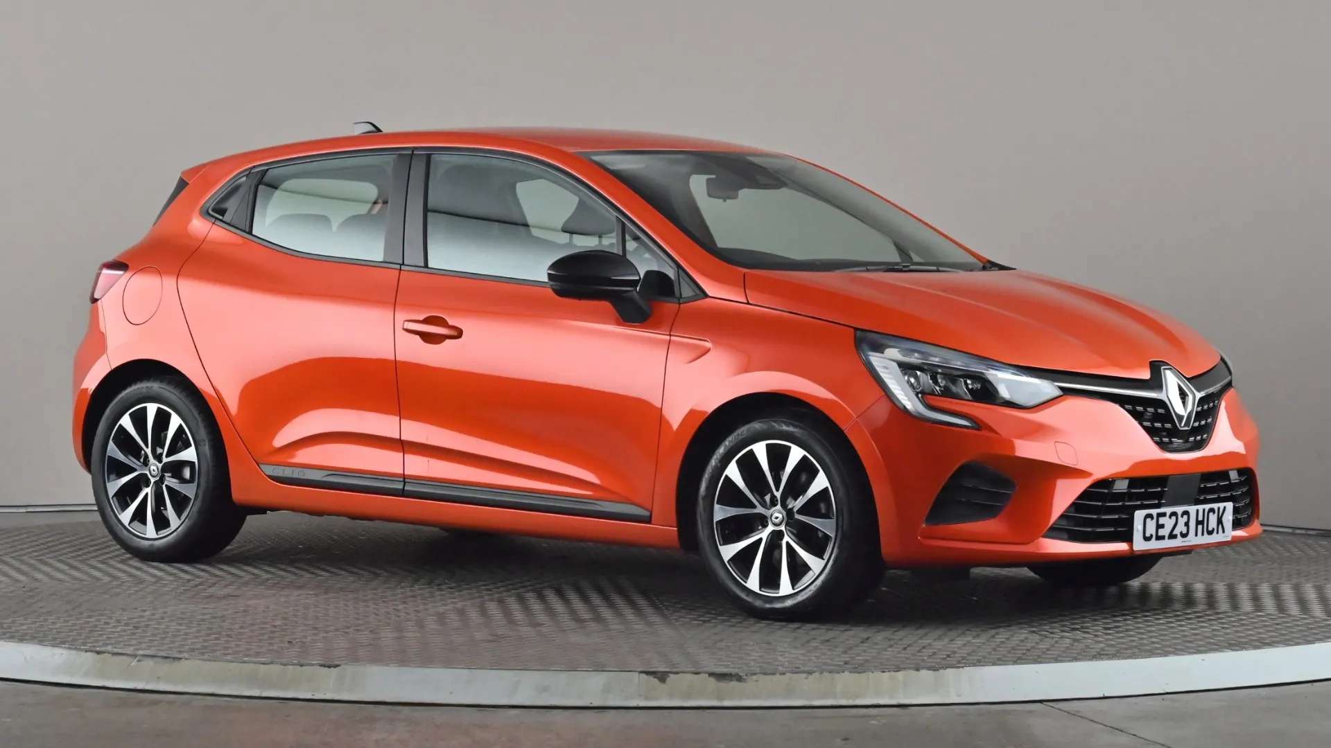 A 2023 RENAULT CLIO 1.6 E-TECH full hybrid 145 Evolution Auto A 2023 RENAULT CLIO 1.6 E-TECH full hybrid 145 Evolution Auto
