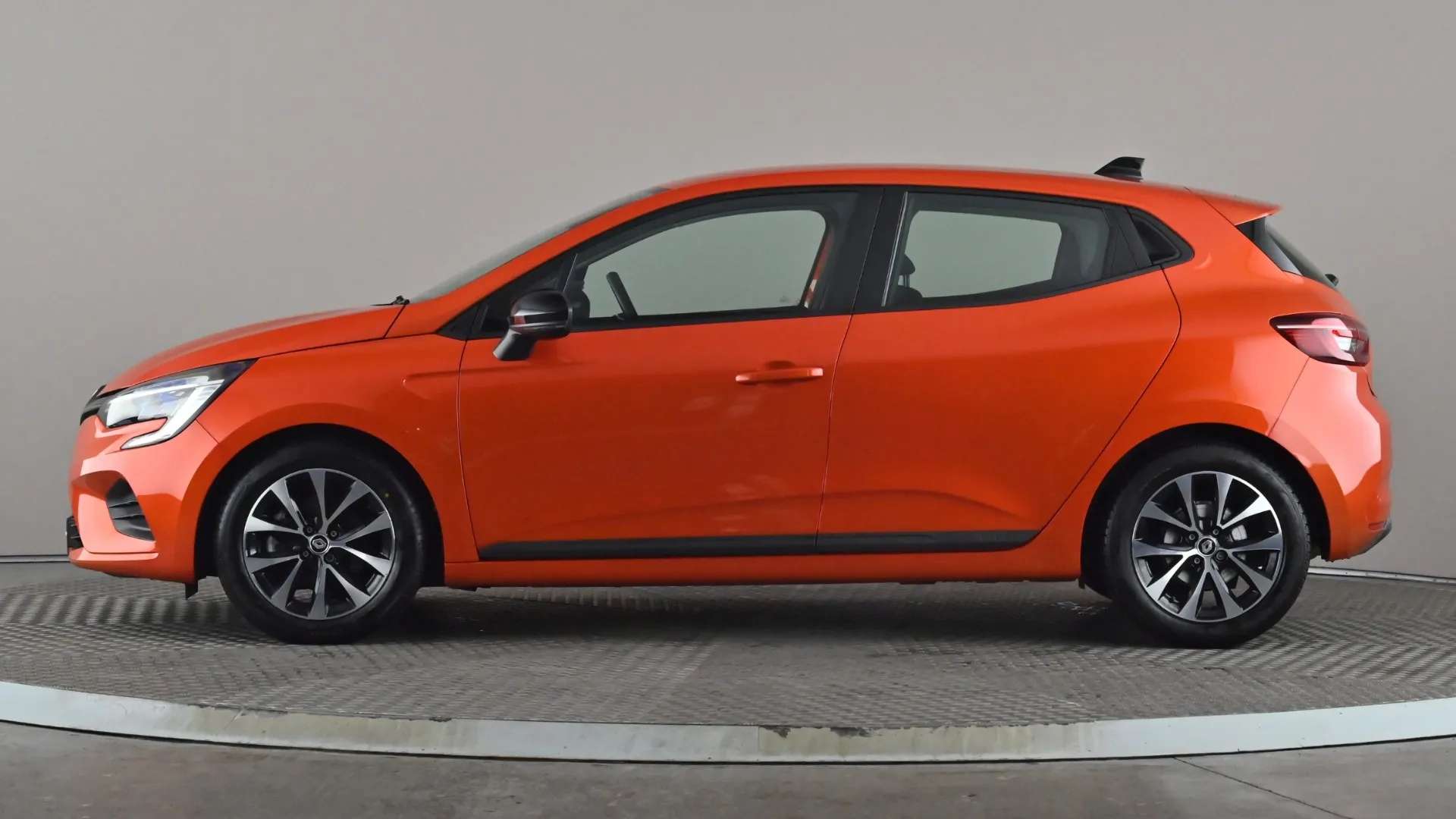 A 2023 RENAULT CLIO 1.6 E-TECH full hybrid 145 Evolution Auto A 2023 RENAULT CLIO 1.6 E-TECH full hybrid 145 Evolution Auto