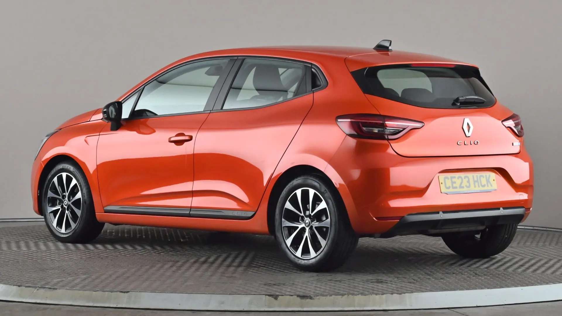 A 2023 RENAULT CLIO 1.6 E-TECH full hybrid 145 Evolution Auto A 2023 RENAULT CLIO 1.6 E-TECH full hybrid 145 Evolution Auto