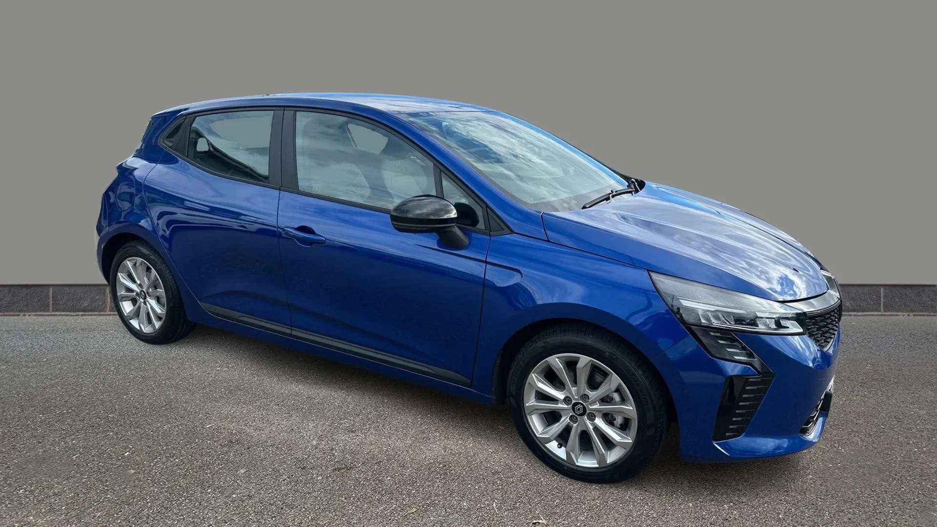 A 2024 RENAULT CLIO 1.6 E-TECH full hybrid 145 Evolution Auto A 2024 RENAULT CLIO 1.6 E-TECH full hybrid 145 Evolution Auto