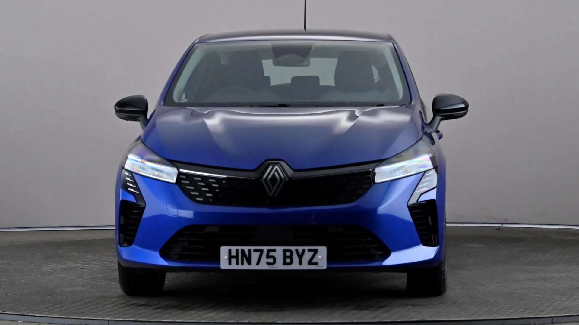 A 2025 RENAULT CLIO 1.6 E-TECH full hybrid 145 Evolution Auto A 2025 RENAULT CLIO 1.6 E-TECH full hybrid 145 Evolution Auto