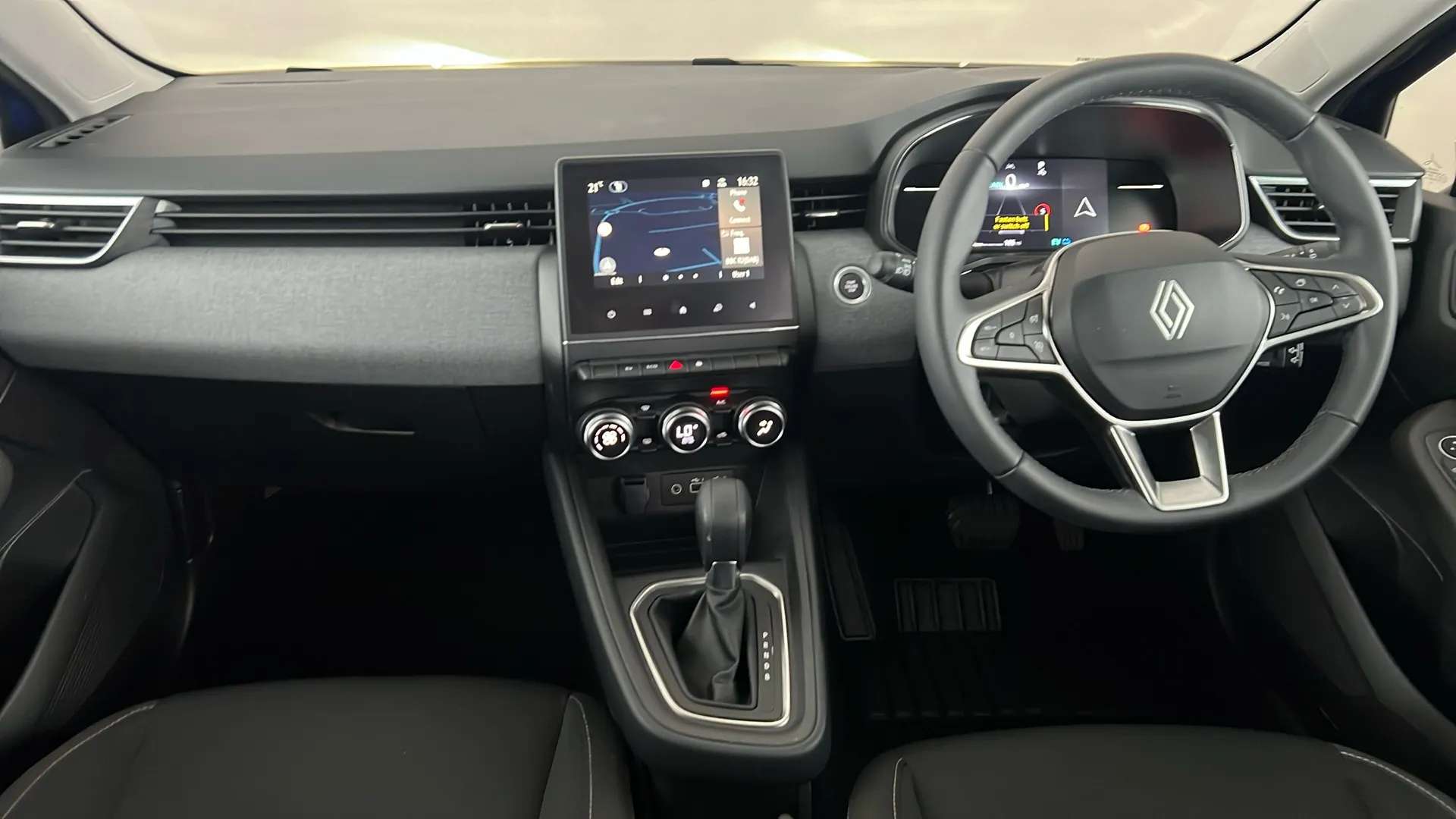 2025 RENAULT CLIO 2025 RENAULT CLIO