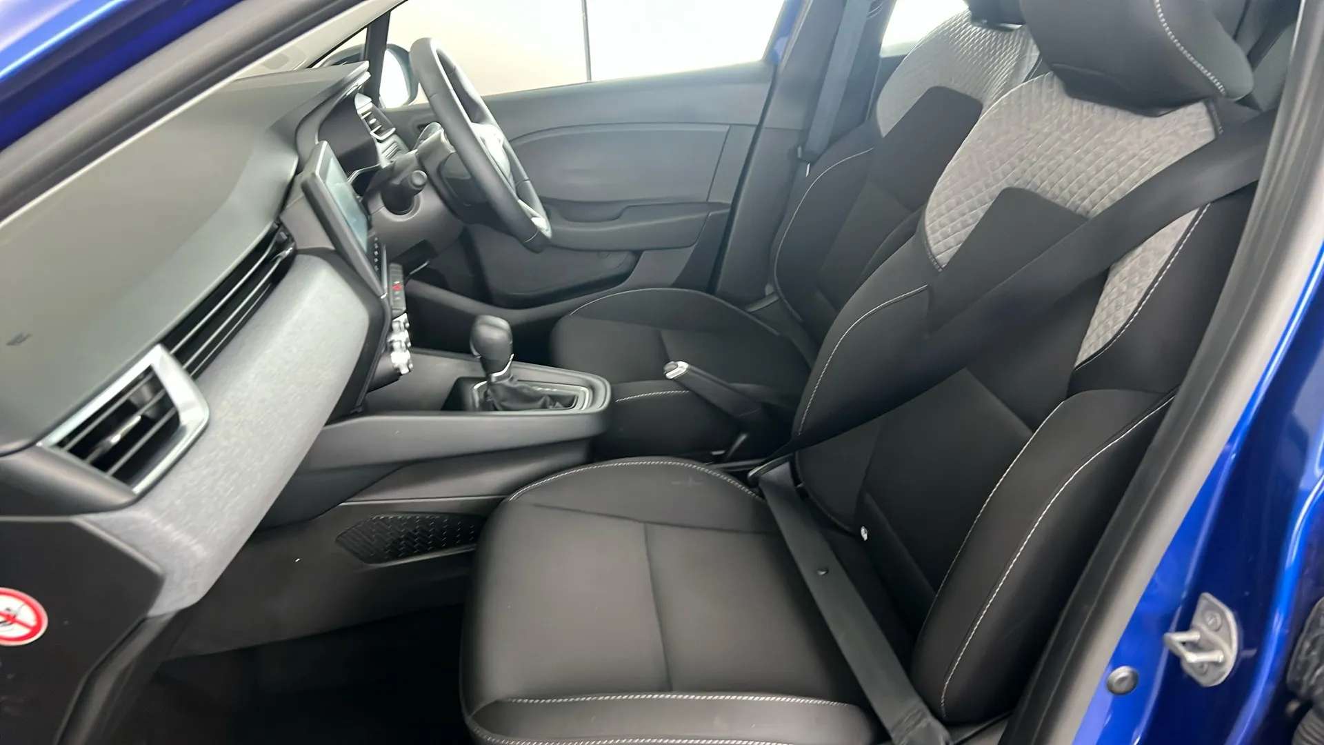 2025 RENAULT CLIO 2025 RENAULT CLIO