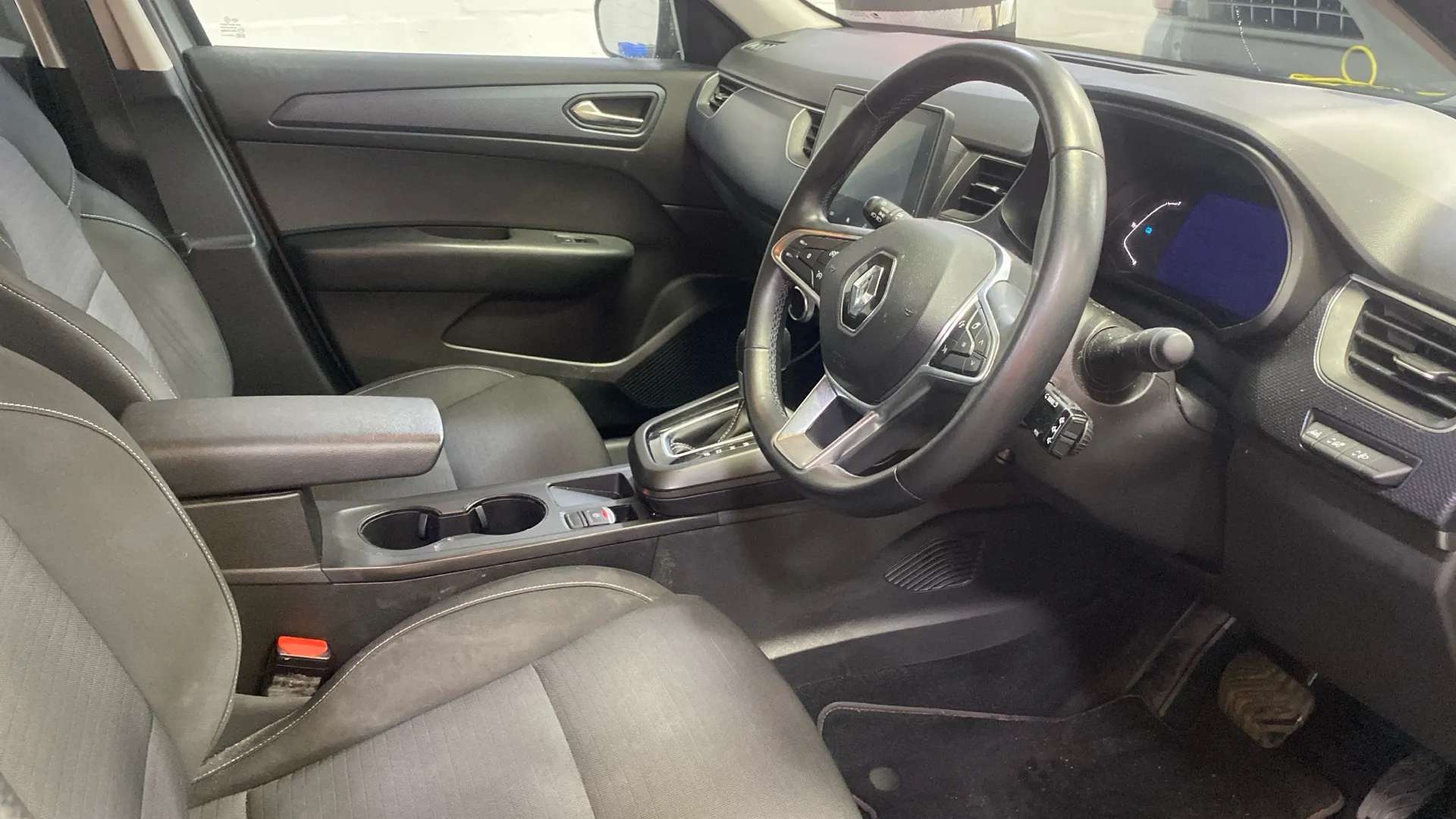 A 2023 RENAULT ARKANA 1.6 E-Tech full hybrid 145 Evolution Auto A 2023 RENAULT ARKANA 1.6 E-Tech full hybrid 145 Evolution Auto