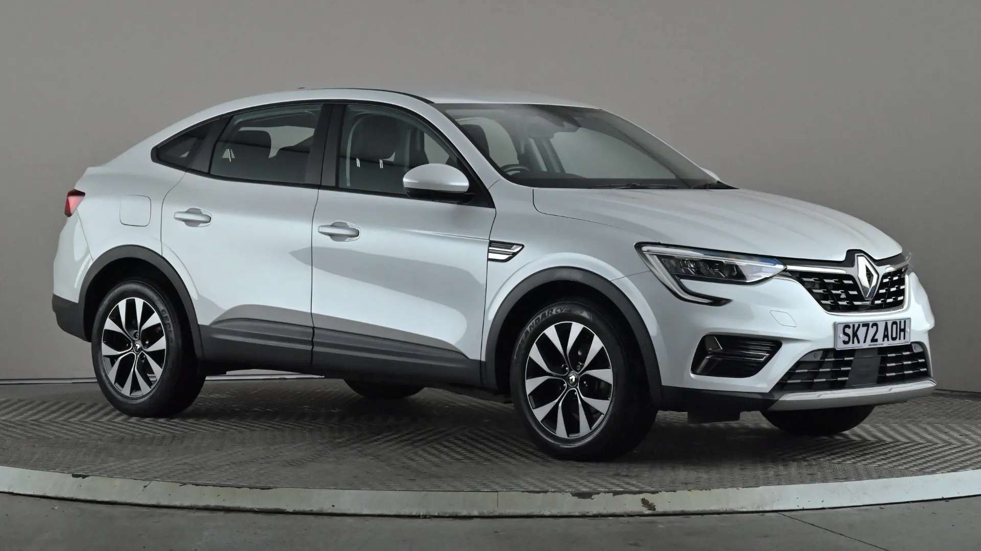 A 2022 RENAULT ARKANA 1.6 E-Tech full hybrid 145 Evolution Auto A 2022 RENAULT ARKANA 1.6 E-Tech full hybrid 145 Evolution Auto