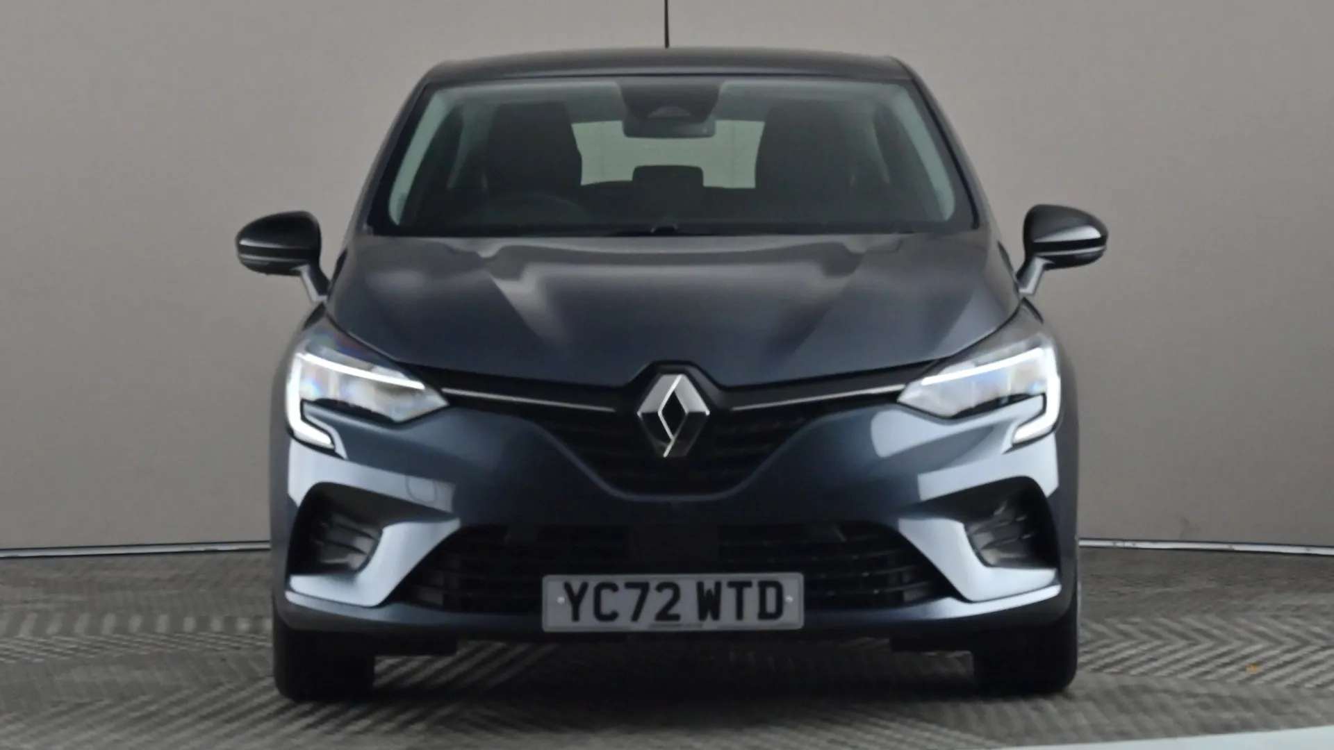 A 2022 RENAULT CLIO 1.6 E-TECH full hybrid 145 Evolution Auto A 2022 RENAULT CLIO 1.6 E-TECH full hybrid 145 Evolution Auto