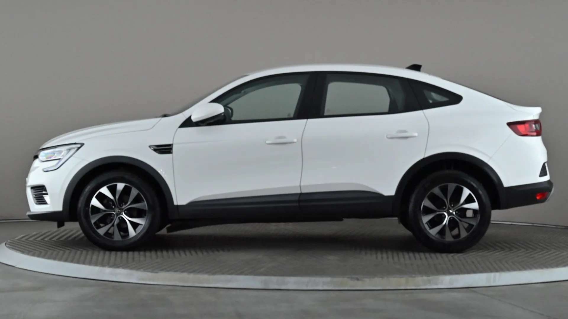 A 2023 RENAULT ARKANA 1.3 Mild hybrid 140 Evolution EDC A 2023 RENAULT ARKANA 1.3 Mild hybrid 140 Evolution EDC