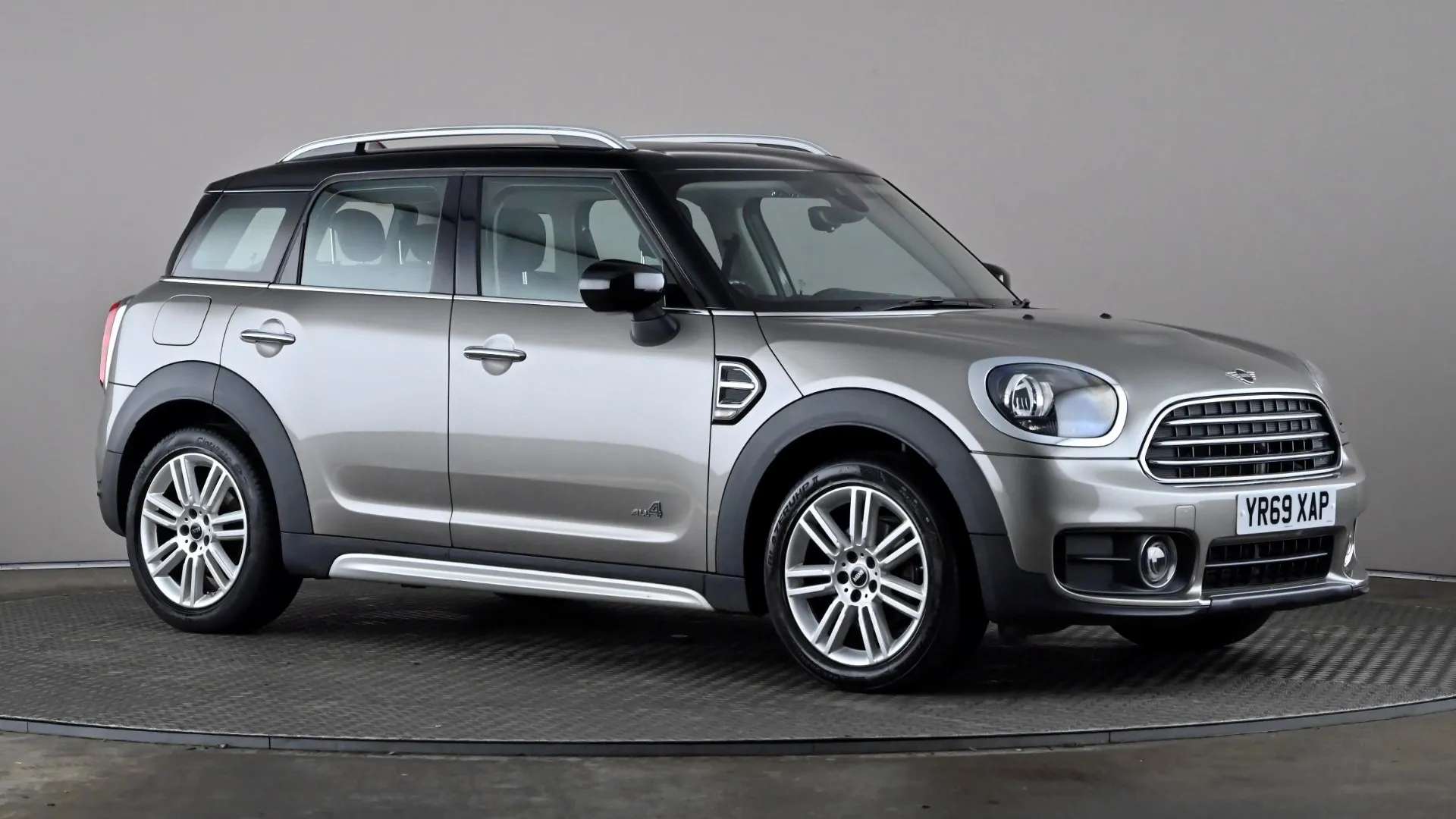 A 2019 MINI COUNTRYMAN 1.5 Cooper Exclusive ALL4 A 2019 MINI COUNTRYMAN 1.5 Cooper Exclusive ALL4