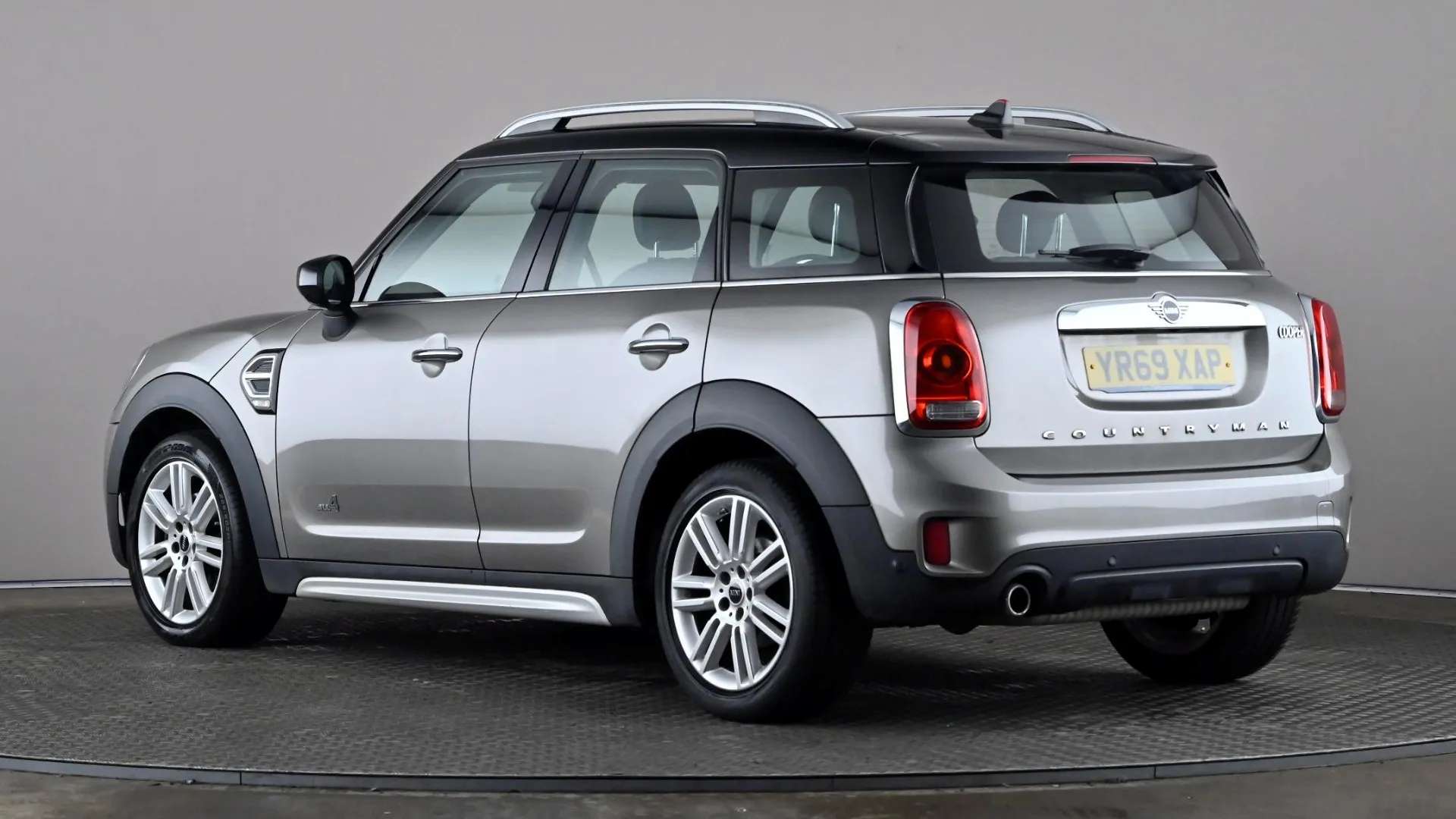 A 2019 MINI COUNTRYMAN 1.5 Cooper Exclusive ALL4 A 2019 MINI COUNTRYMAN 1.5 Cooper Exclusive ALL4