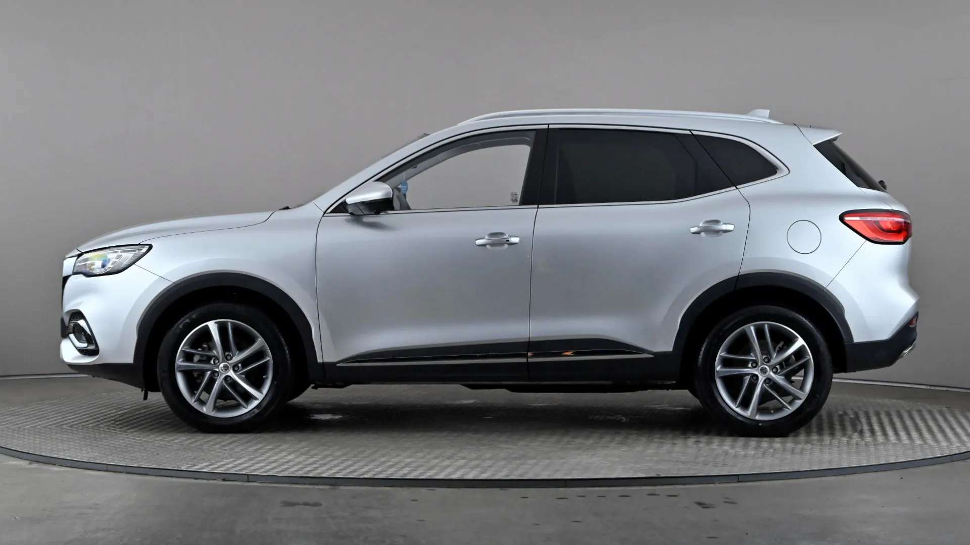 A 2023 MG MOTOR UK HS 1.5 T-GDI PHEV Exclusive Auto A 2023 MG MOTOR UK HS 1.5 T-GDI PHEV Exclusive Auto
