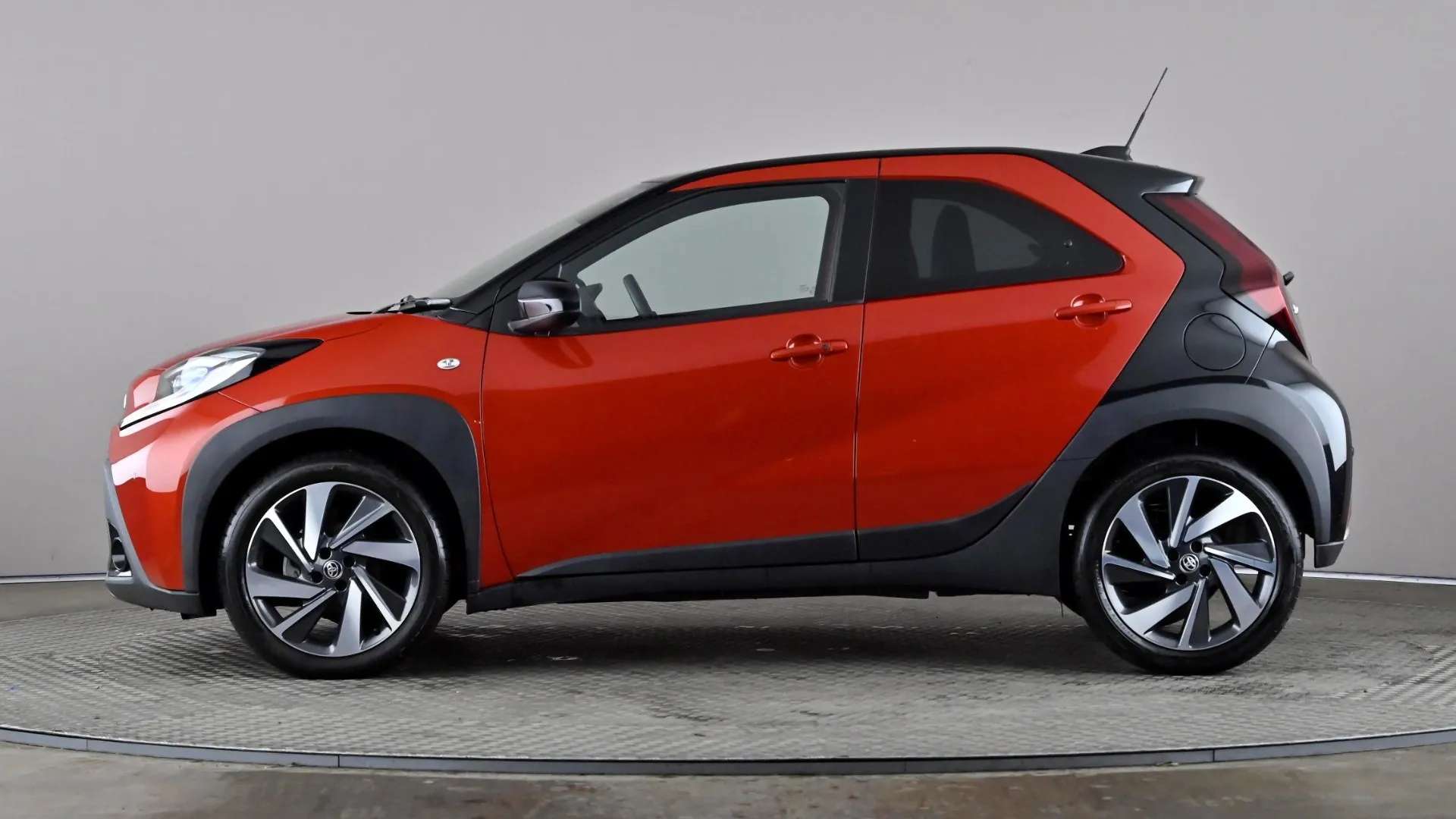 A 2022 TOYOTA AYGO X 1.0 VVT-i Exclusive Auto A 2022 TOYOTA AYGO X 1.0 VVT-i Exclusive Auto