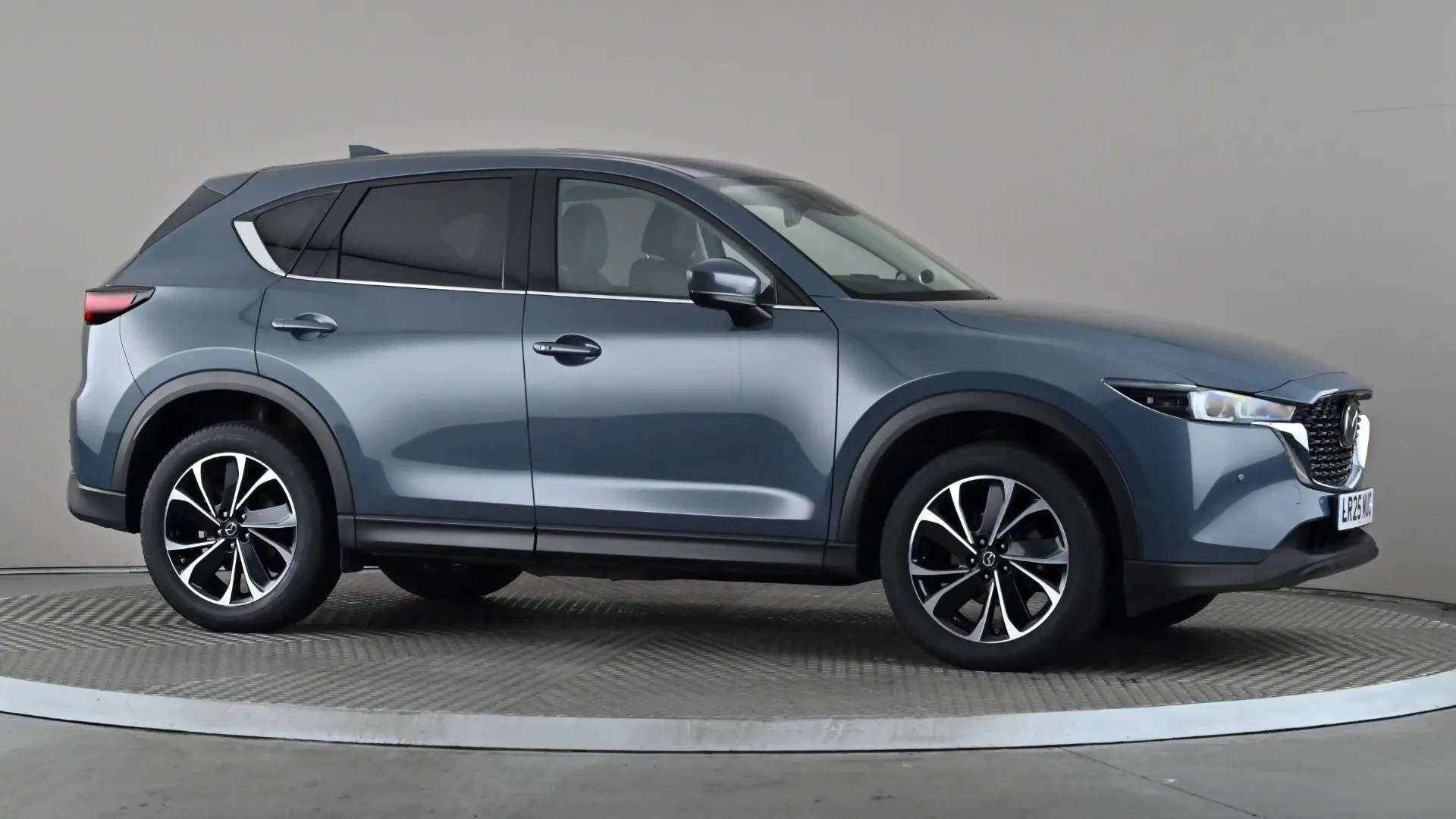 A 2025 MAZDA CX-5 2.0 e-Skyactiv G MHEV Exclusive-Line A 2025 MAZDA CX-5 2.0 e-Skyactiv G MHEV Exclusive-Line