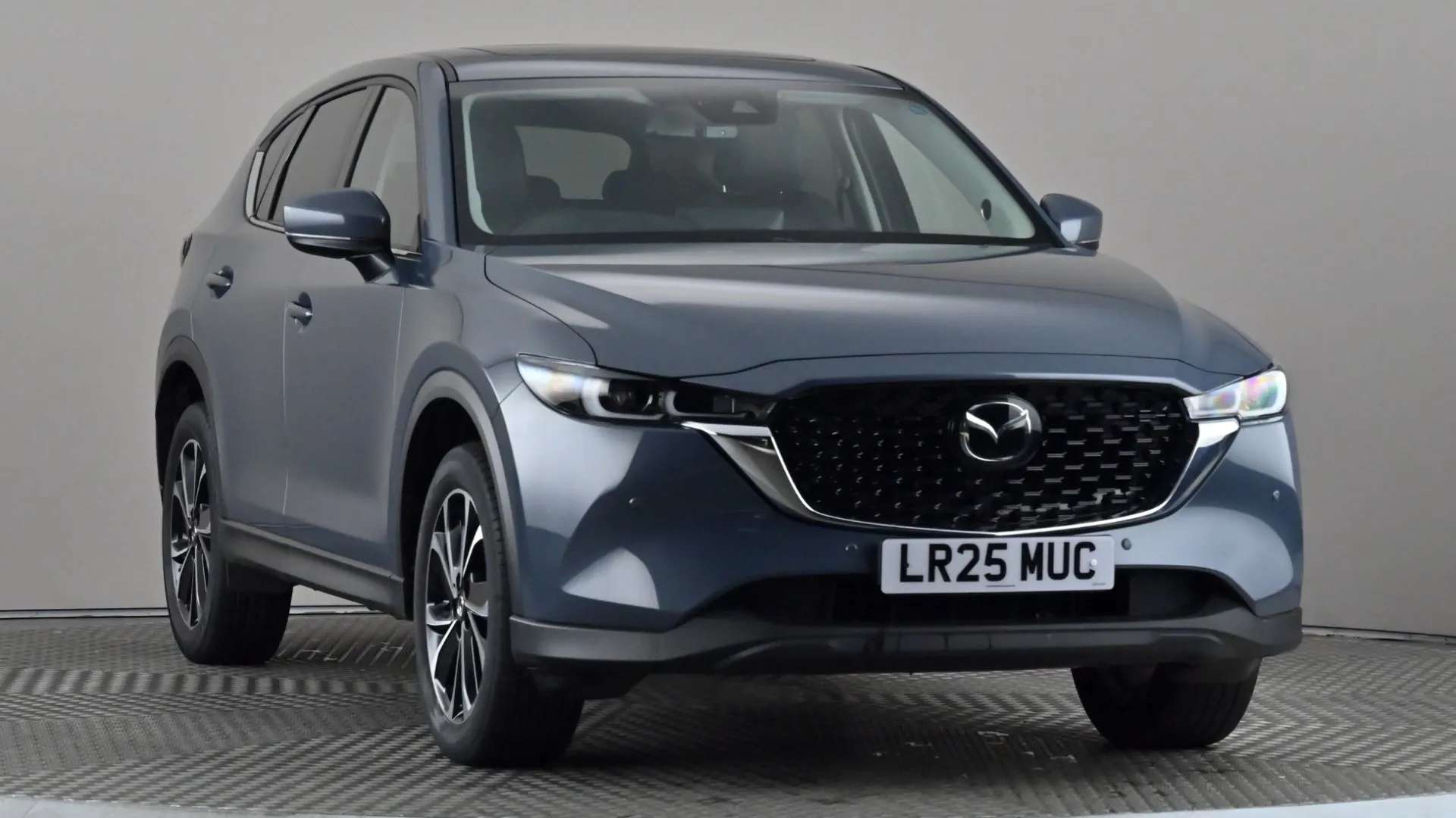 A 2025 MAZDA CX-5 2.0 e-Skyactiv G MHEV Exclusive-Line A 2025 MAZDA CX-5 2.0 e-Skyactiv G MHEV Exclusive-Line