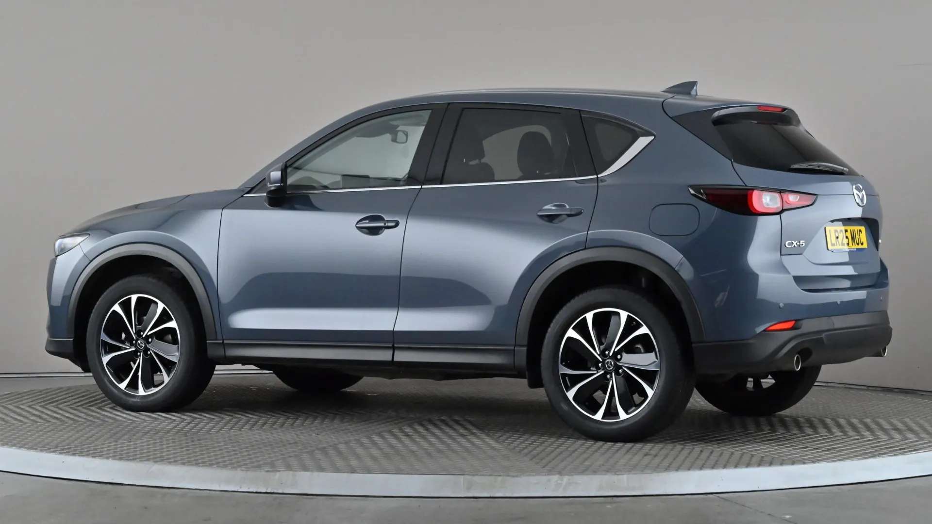 A 2025 MAZDA CX-5 2.0 e-Skyactiv G MHEV Exclusive-Line A 2025 MAZDA CX-5 2.0 e-Skyactiv G MHEV Exclusive-Line