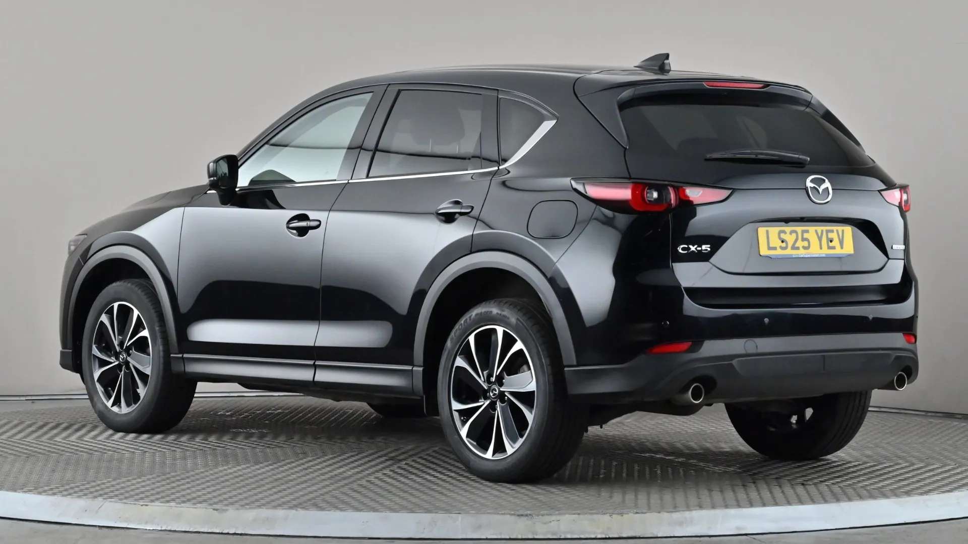 A 2025 MAZDA CX-5 2.0 e-Skyactiv G MHEV Exclusive-Line A 2025 MAZDA CX-5 2.0 e-Skyactiv G MHEV Exclusive-Line