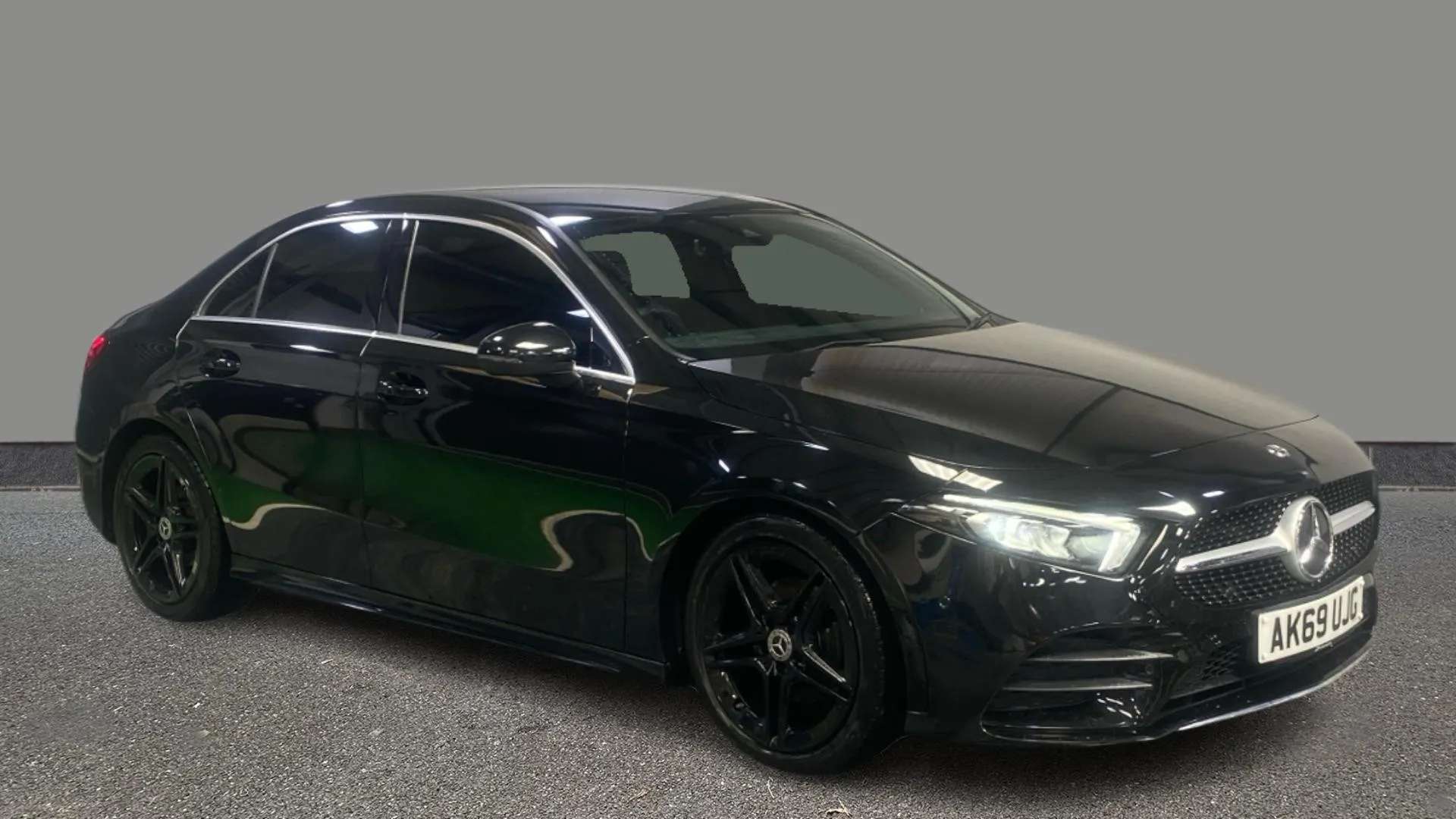 A 2019 MERCEDES-BENZ A CLASS A180d AMG Line Executive Auto A 2019 MERCEDES-BENZ A CLASS A180d AMG Line Executive Auto