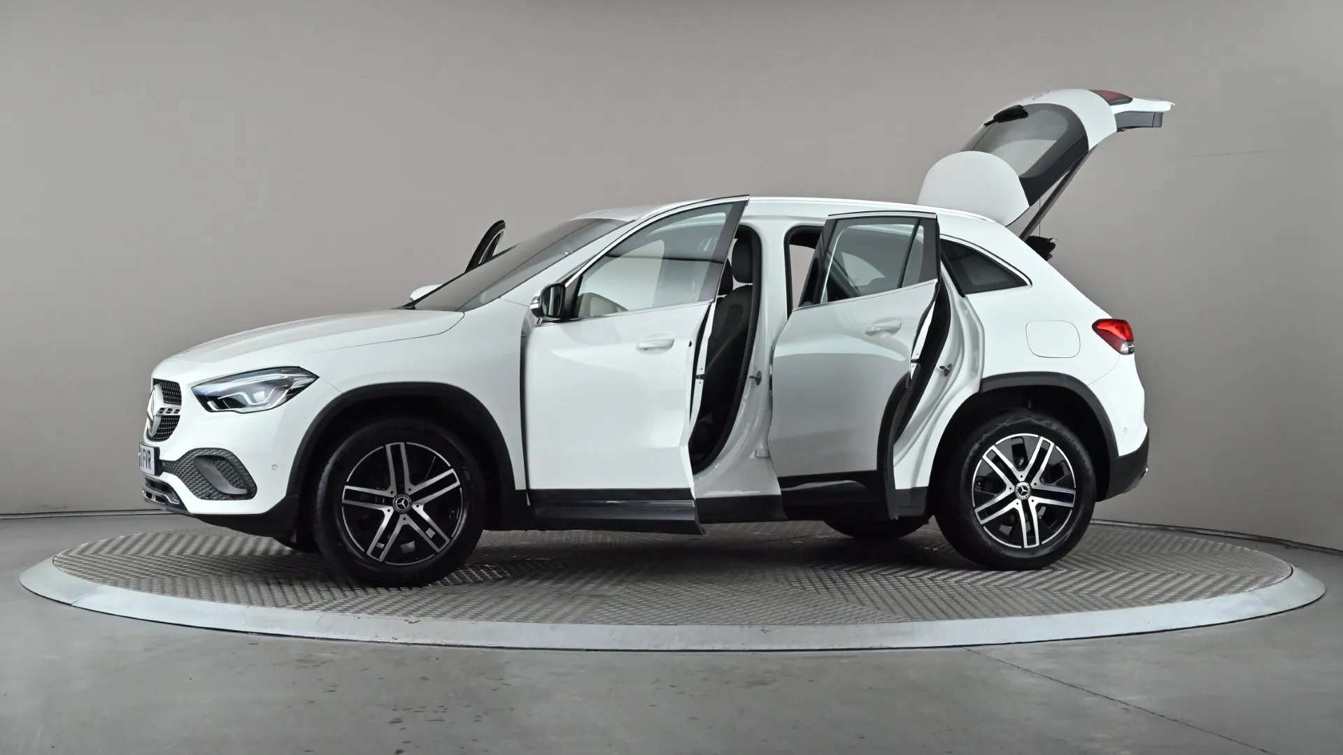 2021 MERCEDES-BENZ GLA 2021 MERCEDES-BENZ GLA