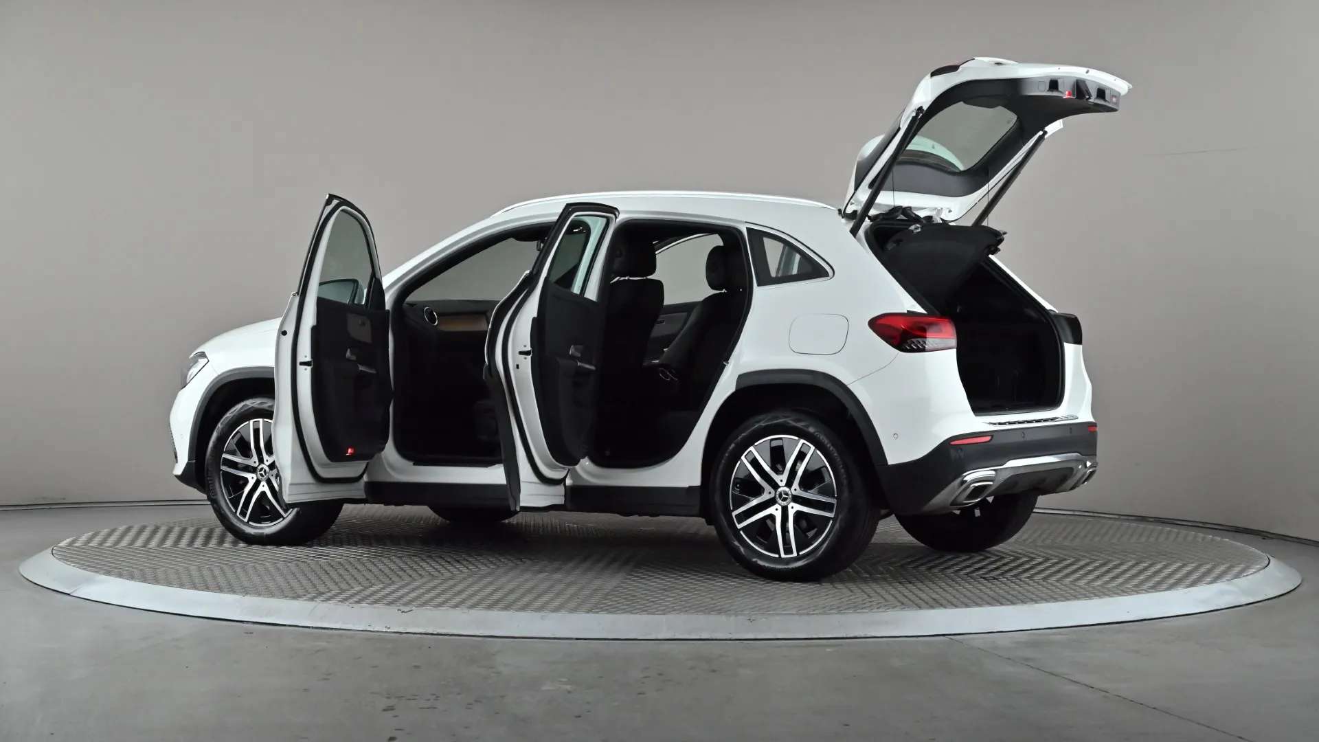 2021 MERCEDES-BENZ GLA 2021 MERCEDES-BENZ GLA