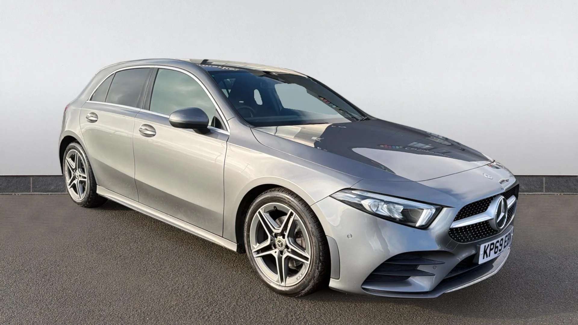 A 2019 MERCEDES-BENZ A CLASS A180 AMG Line Executive Auto A 2019 MERCEDES-BENZ A CLASS A180 AMG Line Executive Auto