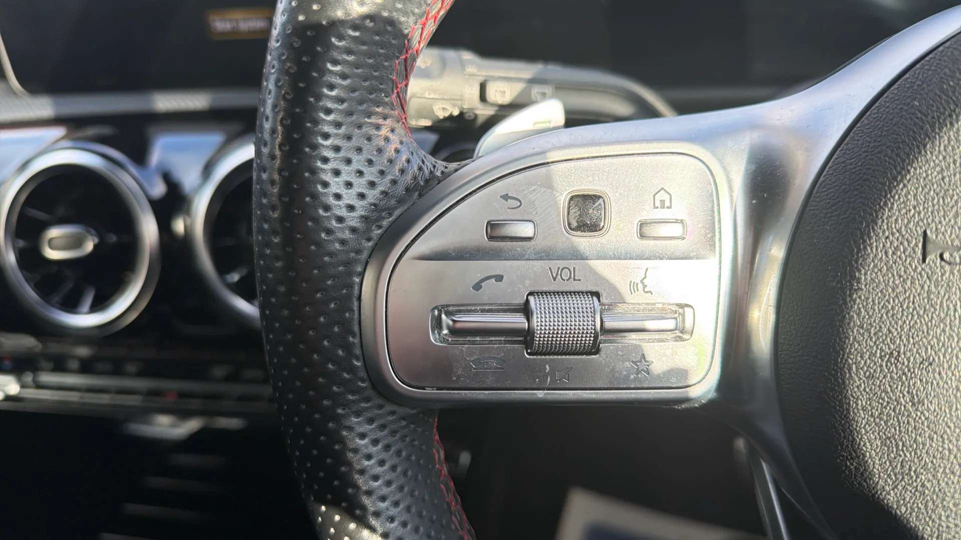 2019 MERCEDES-BENZ A CLASS 2019 MERCEDES-BENZ A CLASS