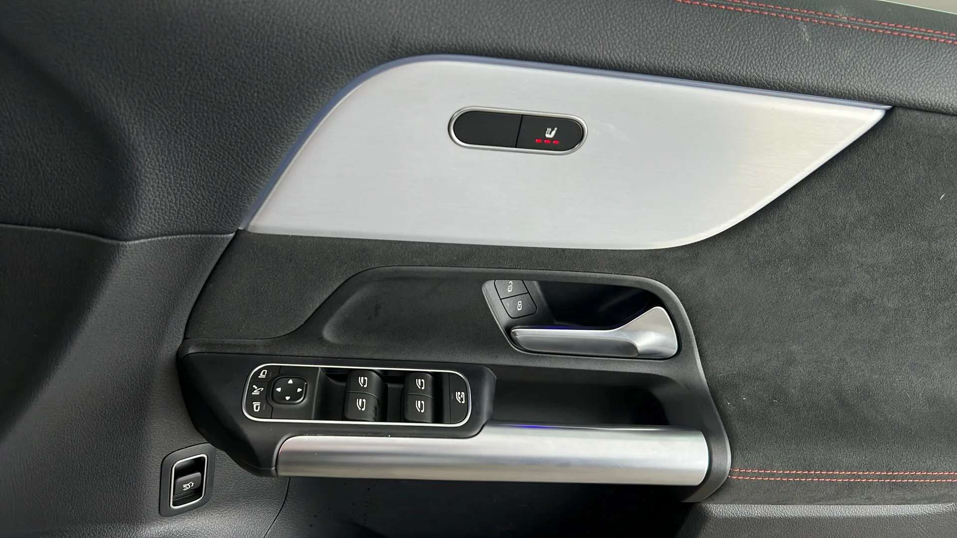 2025 MERCEDES-BENZ GLA 2025 MERCEDES-BENZ GLA