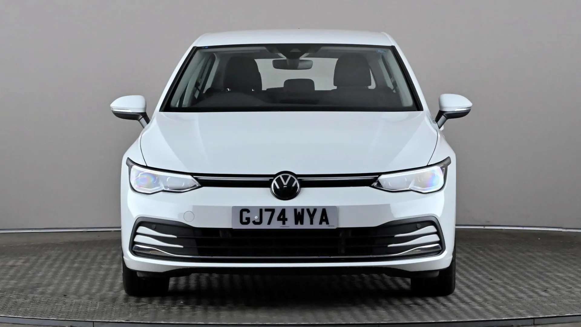 A 2024 VOLKSWAGEN GOLF 1.5 TSI Style A 2024 VOLKSWAGEN GOLF 1.5 TSI Style