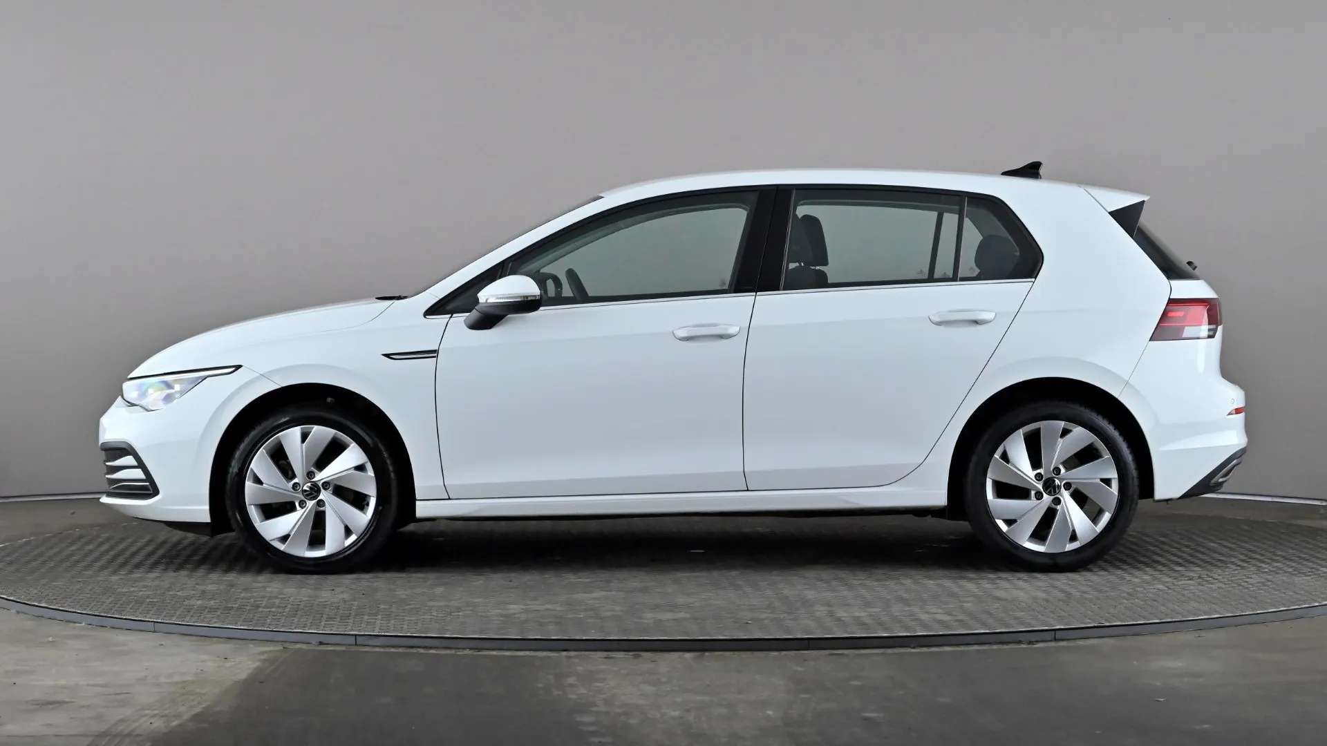 A 2024 VOLKSWAGEN GOLF 1.5 TSI Style A 2024 VOLKSWAGEN GOLF 1.5 TSI Style
