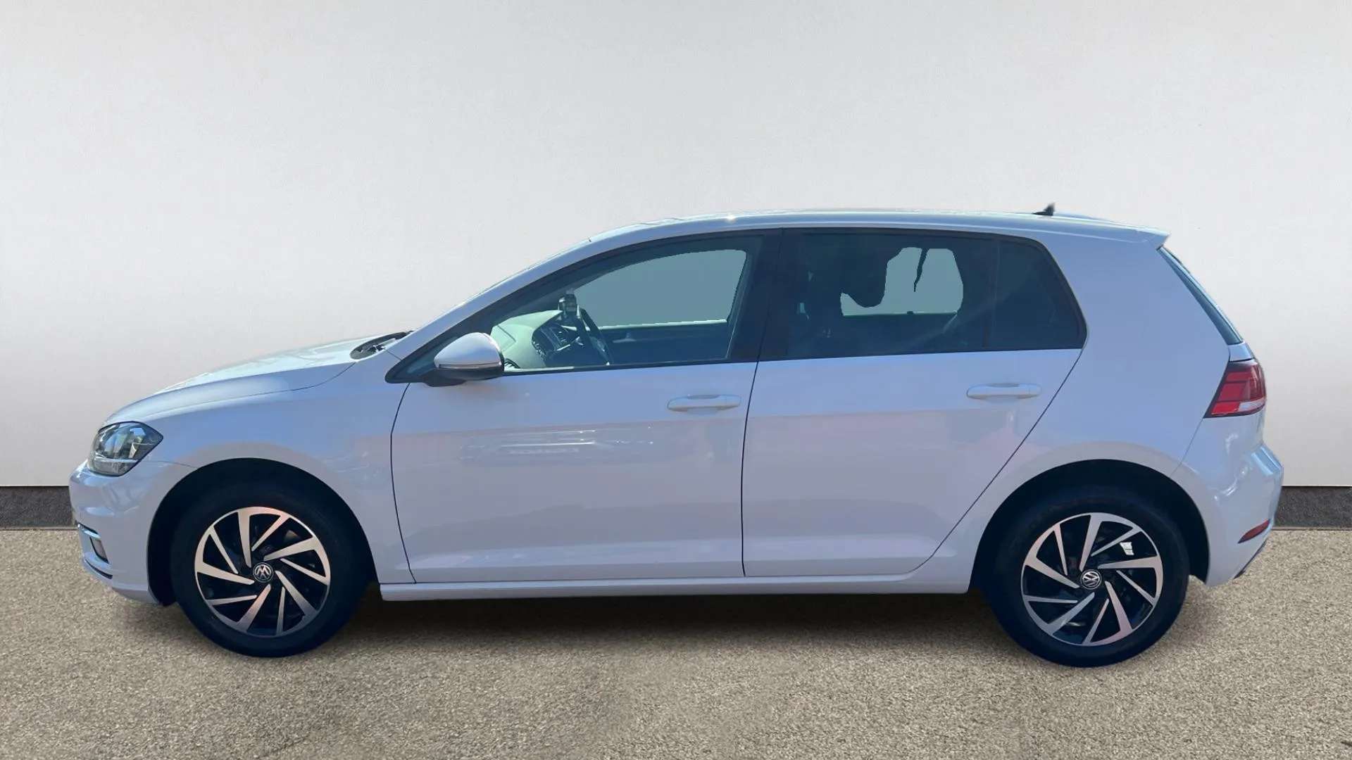A 2019 VOLKSWAGEN GOLF 1.6 TDI Match A 2019 VOLKSWAGEN GOLF 1.6 TDI Match